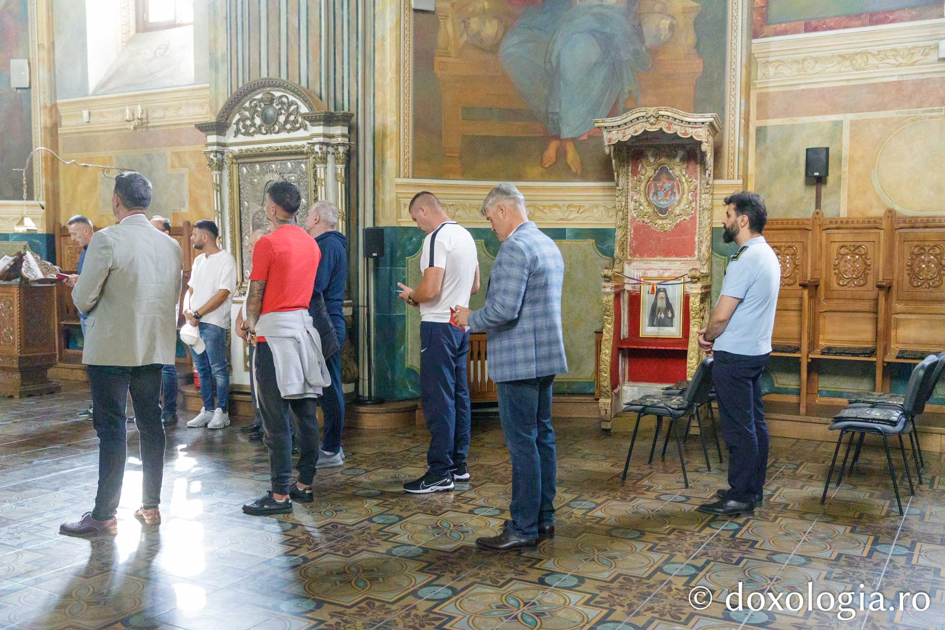 Persoane private de libertate de la Penitenciarul Iași în vizită la biserica Banu