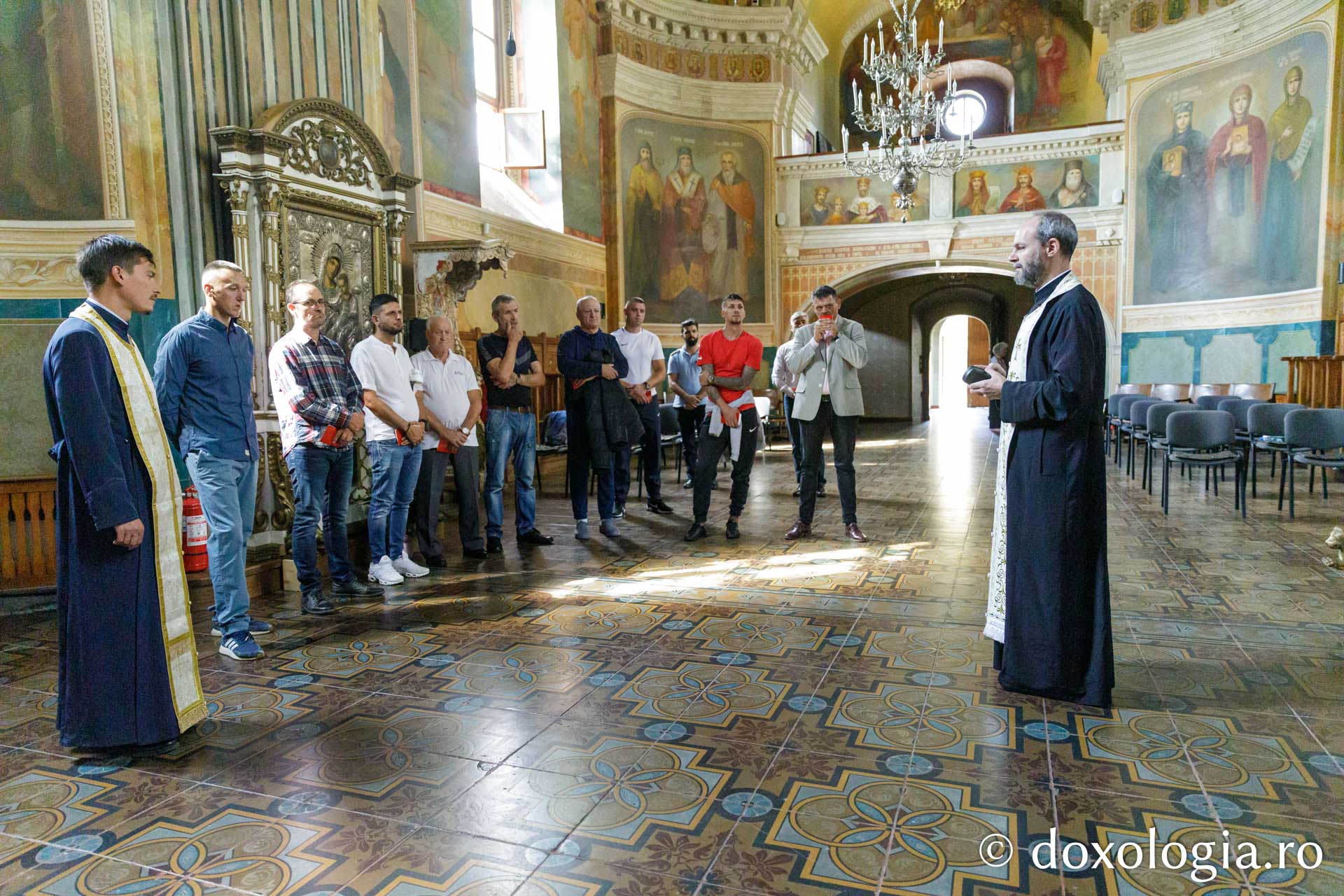 Persoane private de libertate de la Penitenciarul Iași în vizită la biserica Banu