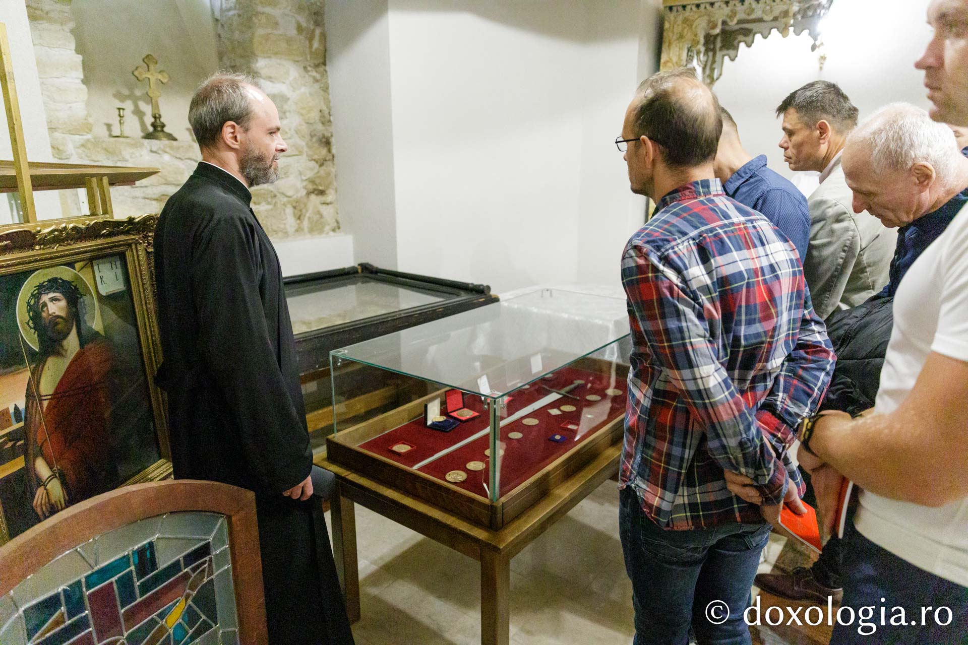 Persoane private de libertate de la Penitenciarul Iași în vizită la biserica Banu