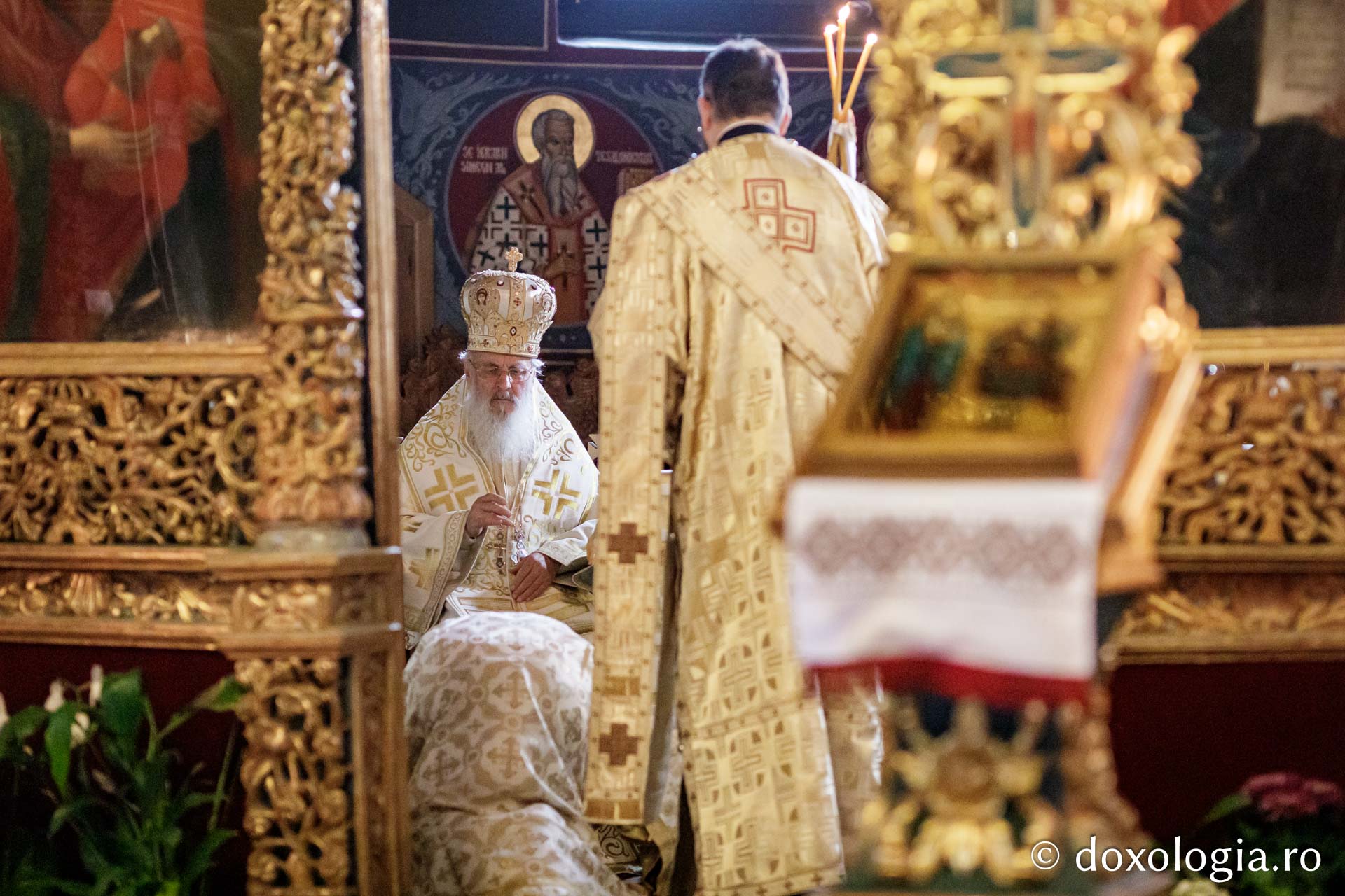 Momentul hirotoniei teologului Valentin Miloiu