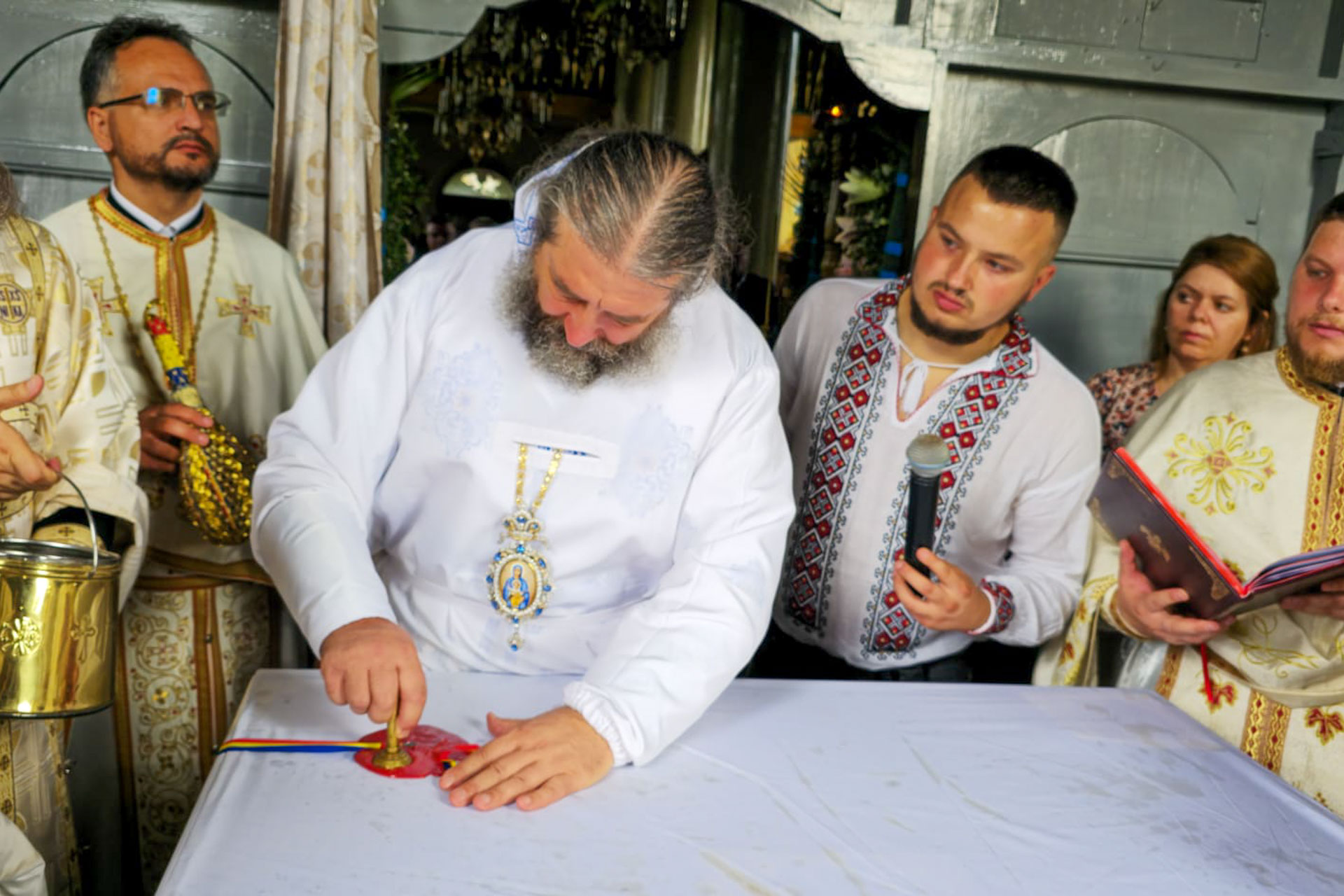 O biserică din 1921 a fost resfințită astăzi de PS Nichifor Botoșăneanul