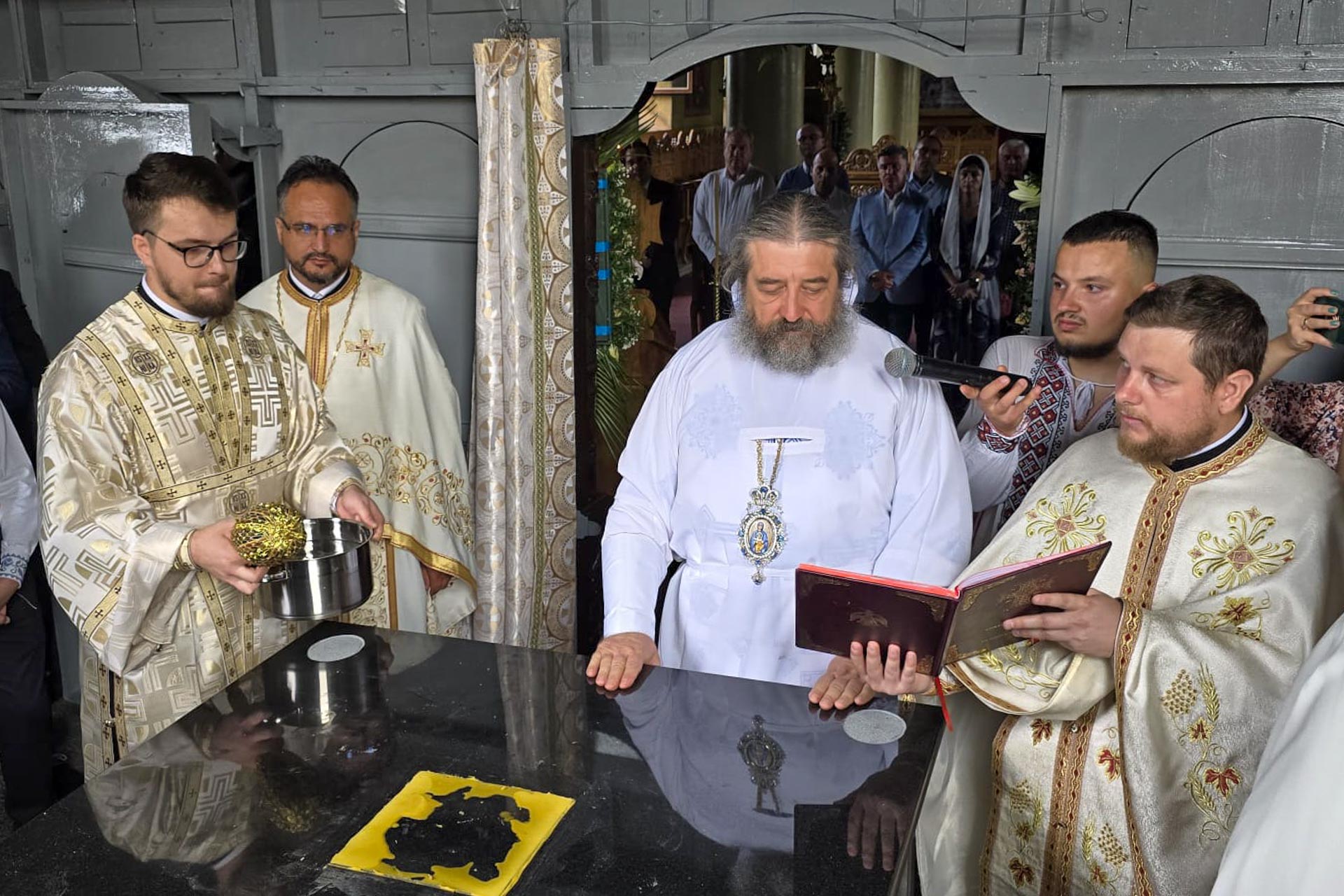 O biserică din 1921 a fost resfințită astăzi de PS Nichifor Botoșăneanul