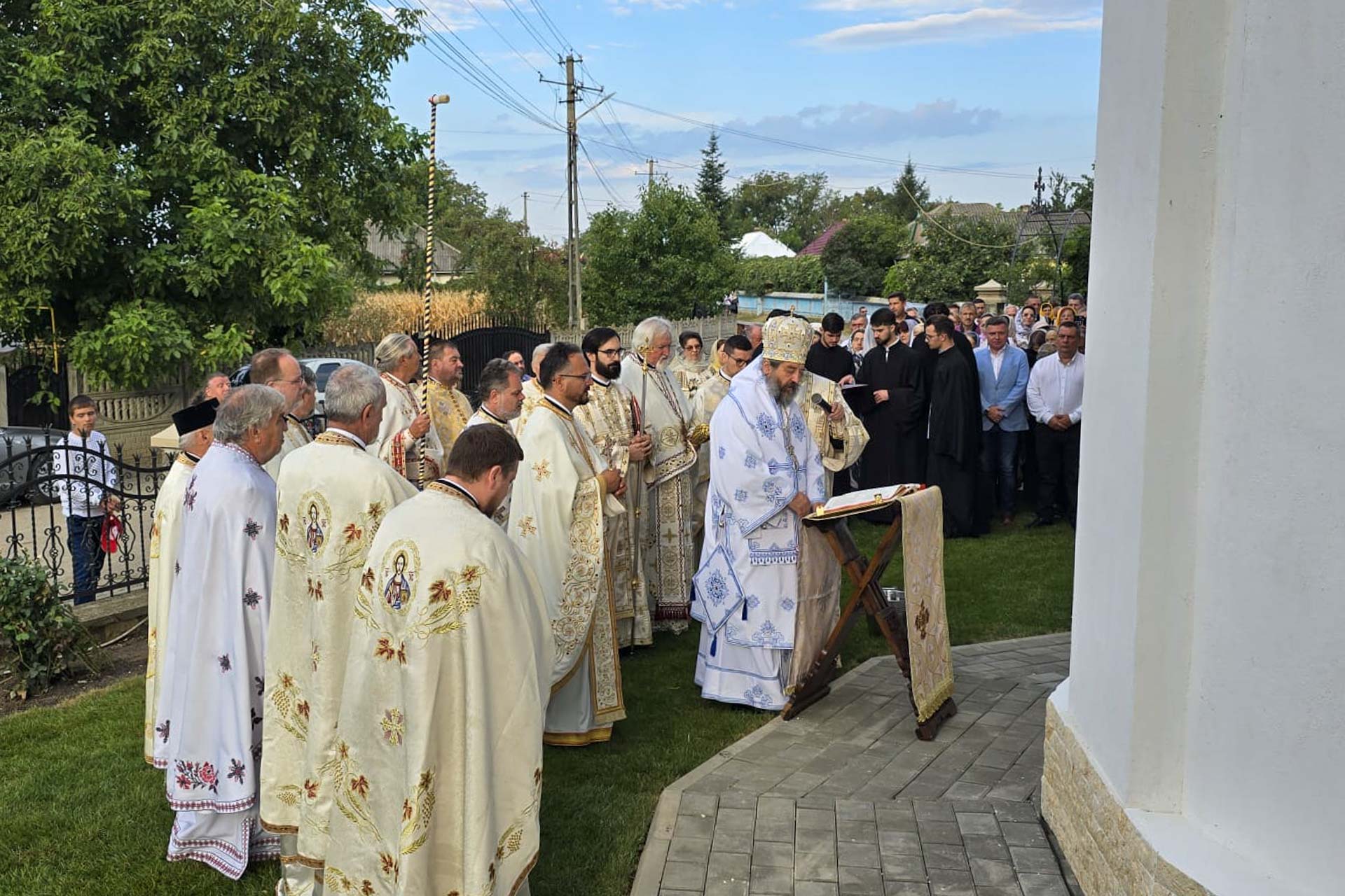 O biserică din 1921 a fost resfințită astăzi de PS Nichifor Botoșăneanul