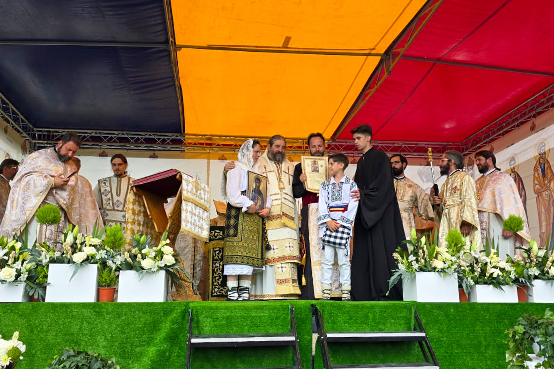 Resfințirea bisericii Parohiei Poiana