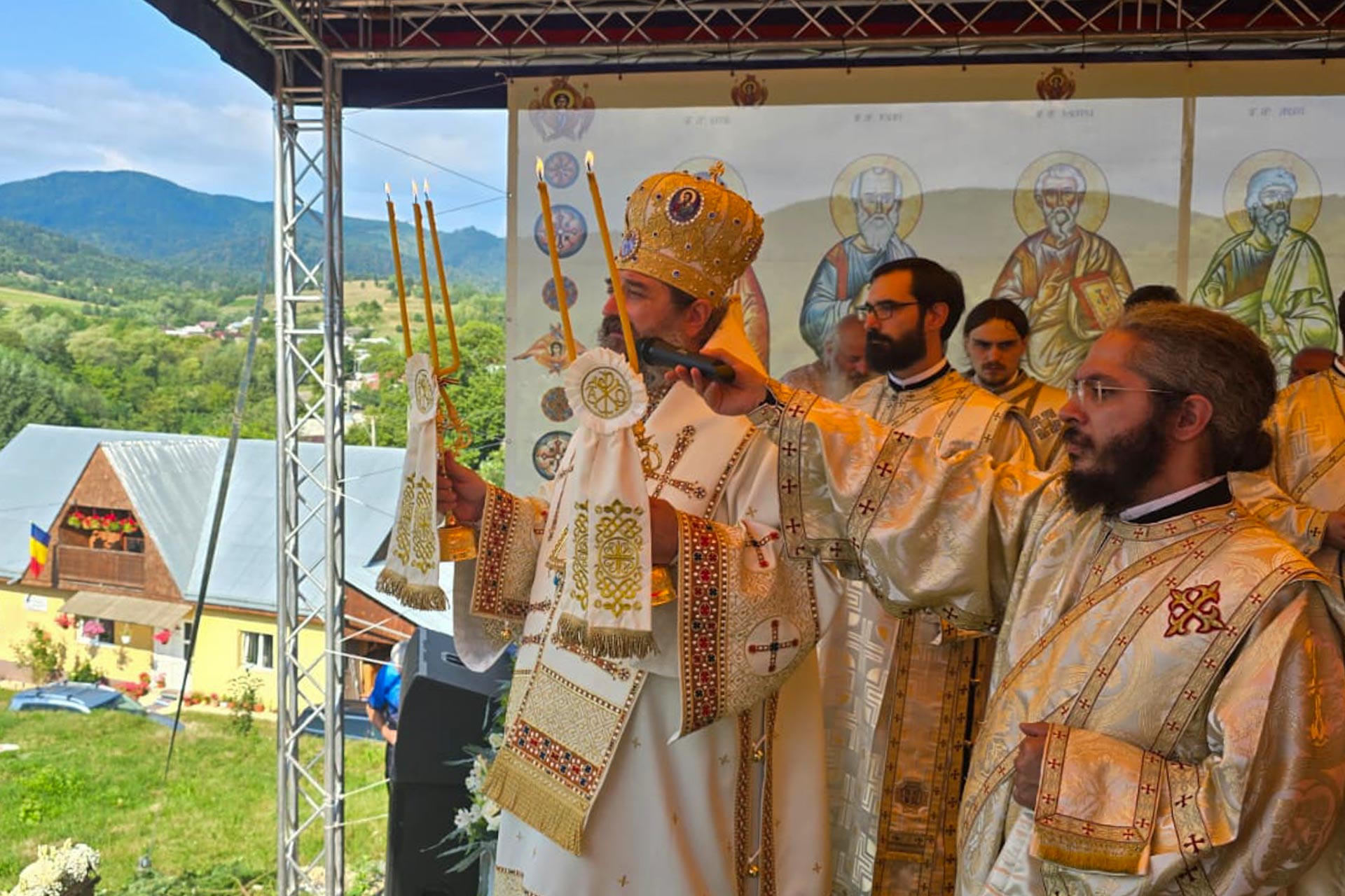 Resfințirea bisericii Parohiei Poiana