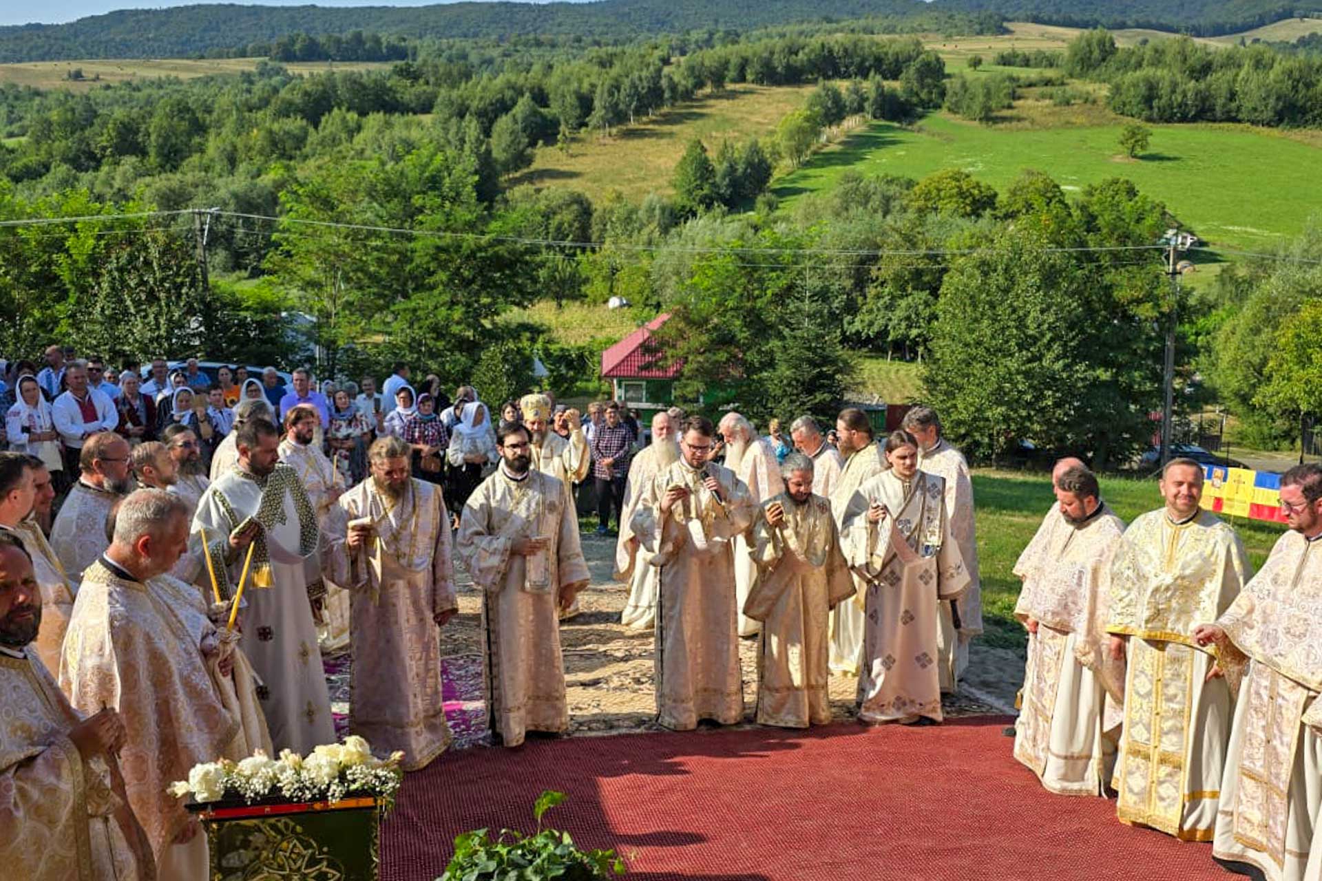 Resfințirea bisericii Parohiei Poiana