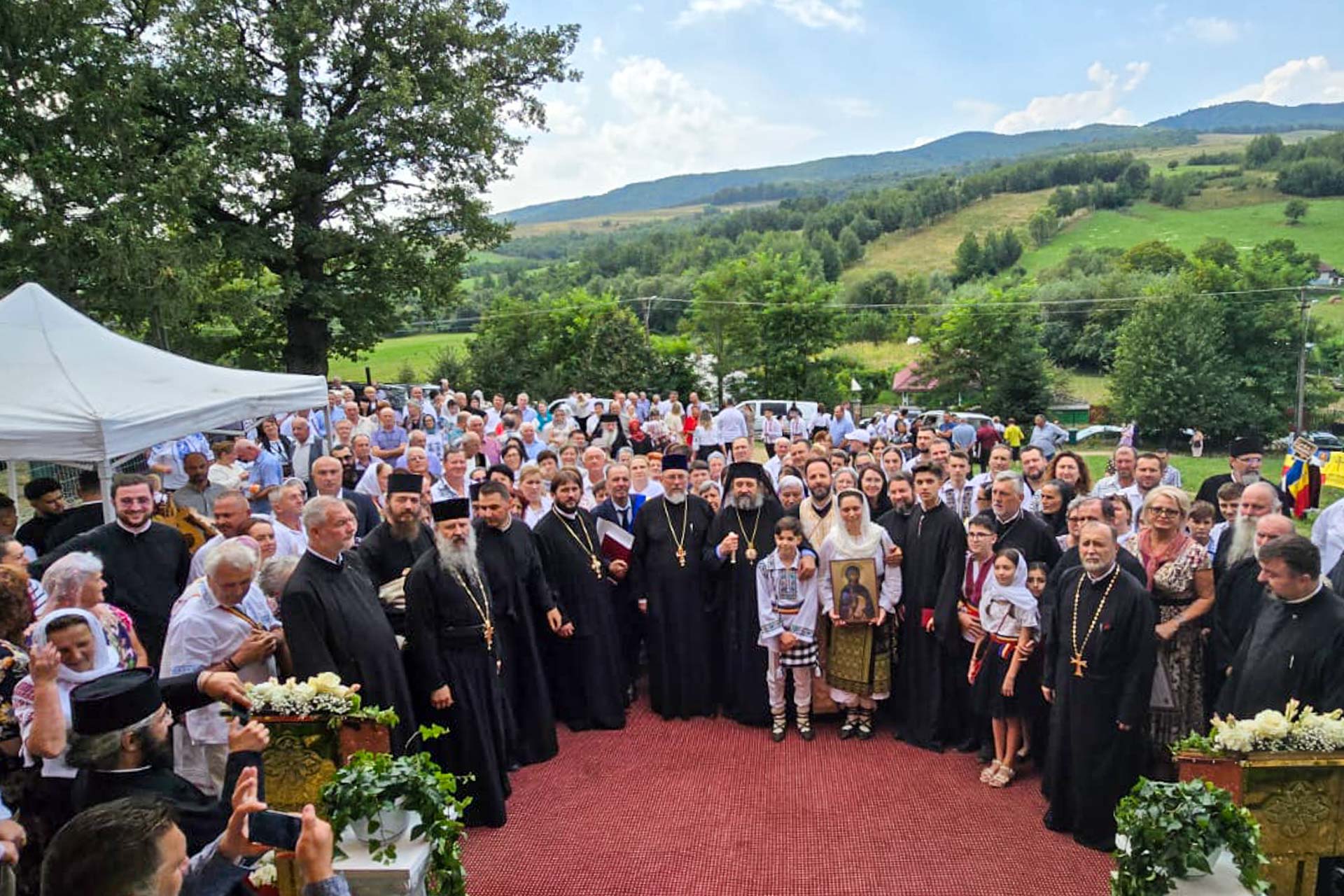 Resfințirea bisericii Parohiei Poiana