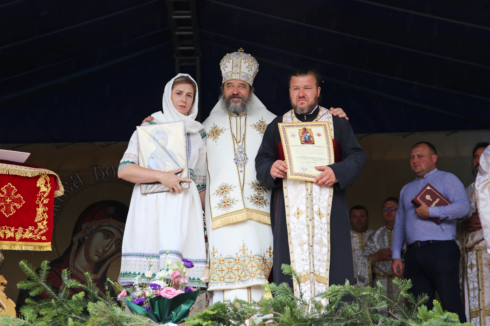 Foto: Flavius Popa Parohia Străteni din județul Botoșani are, începând de astăzi, o casă socială nouă. Așezământul, binecuvântat de PS Nichifor Botoșăneanul