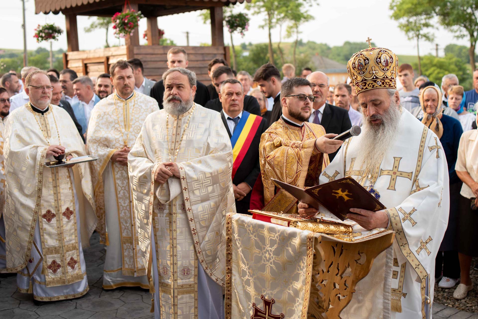 Resfințirea Bisericii din Ion Neculce