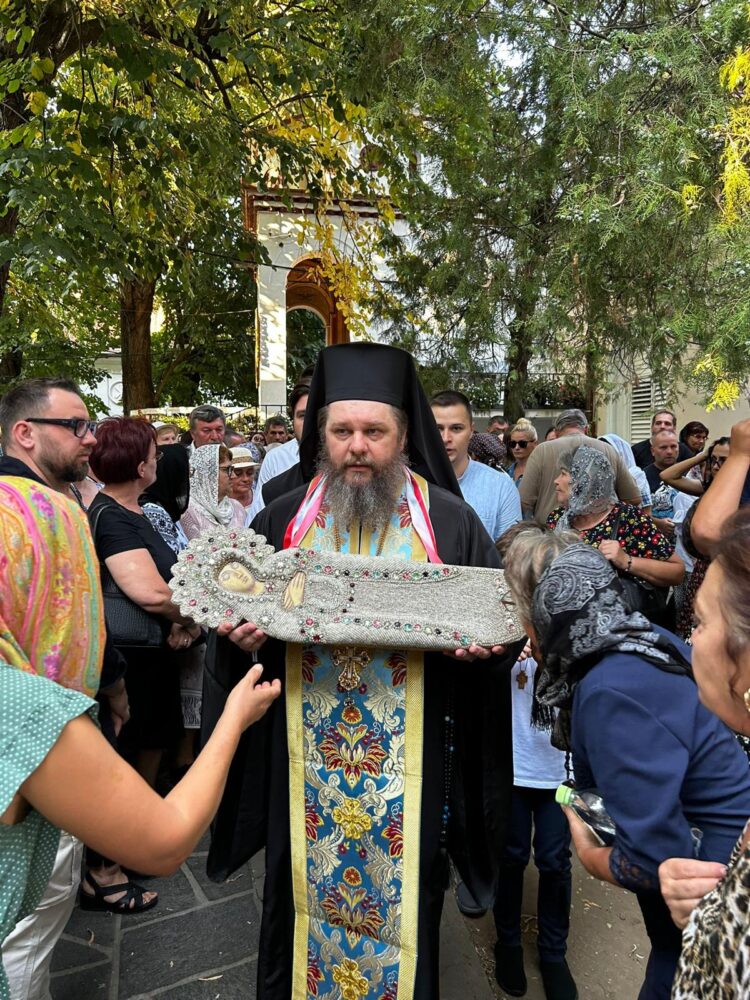 Slujbă de priveghere la Mănăstirea Hodoș-Bodrog