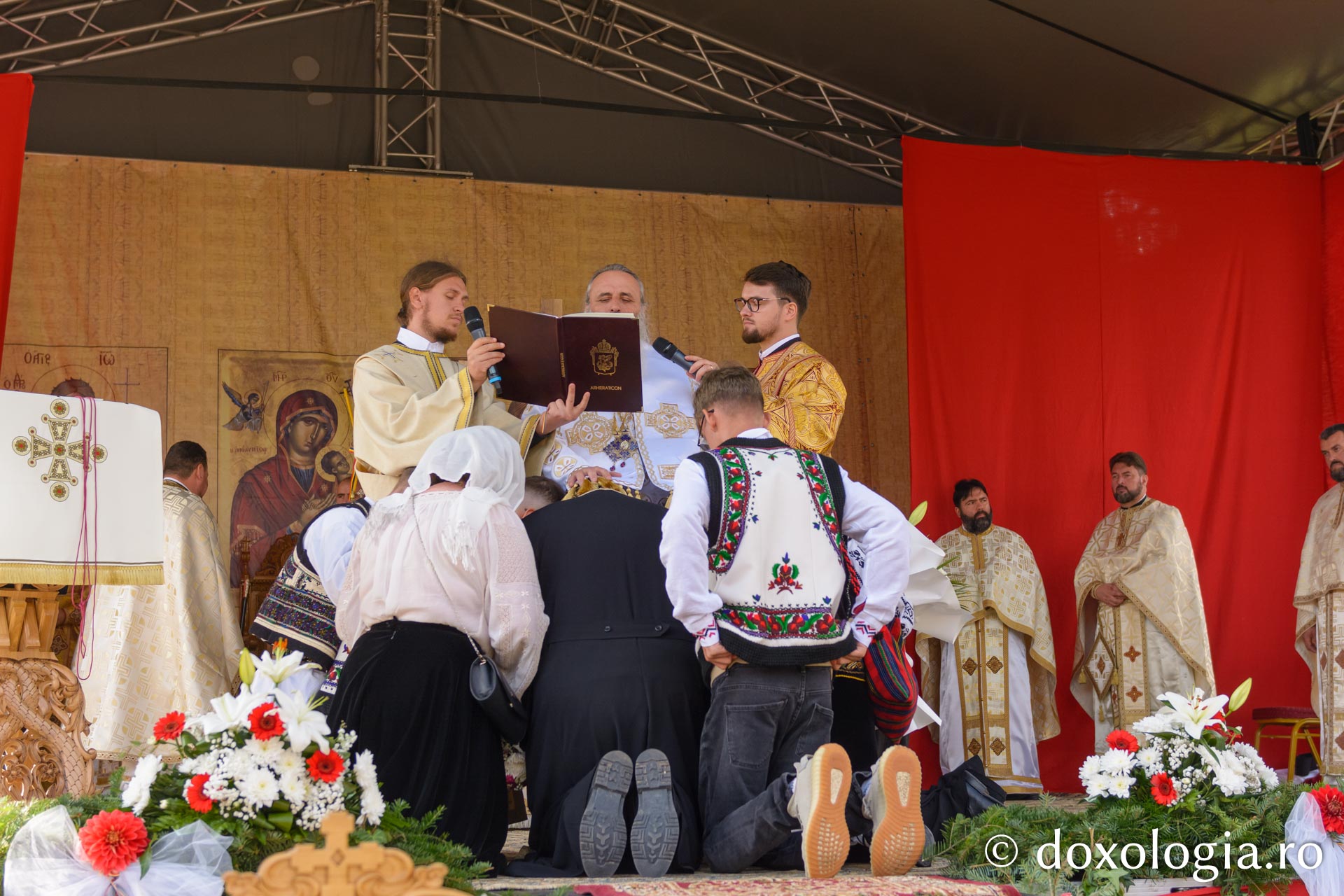 Sfințire de biserică la Telec – Bicazu Ardelean