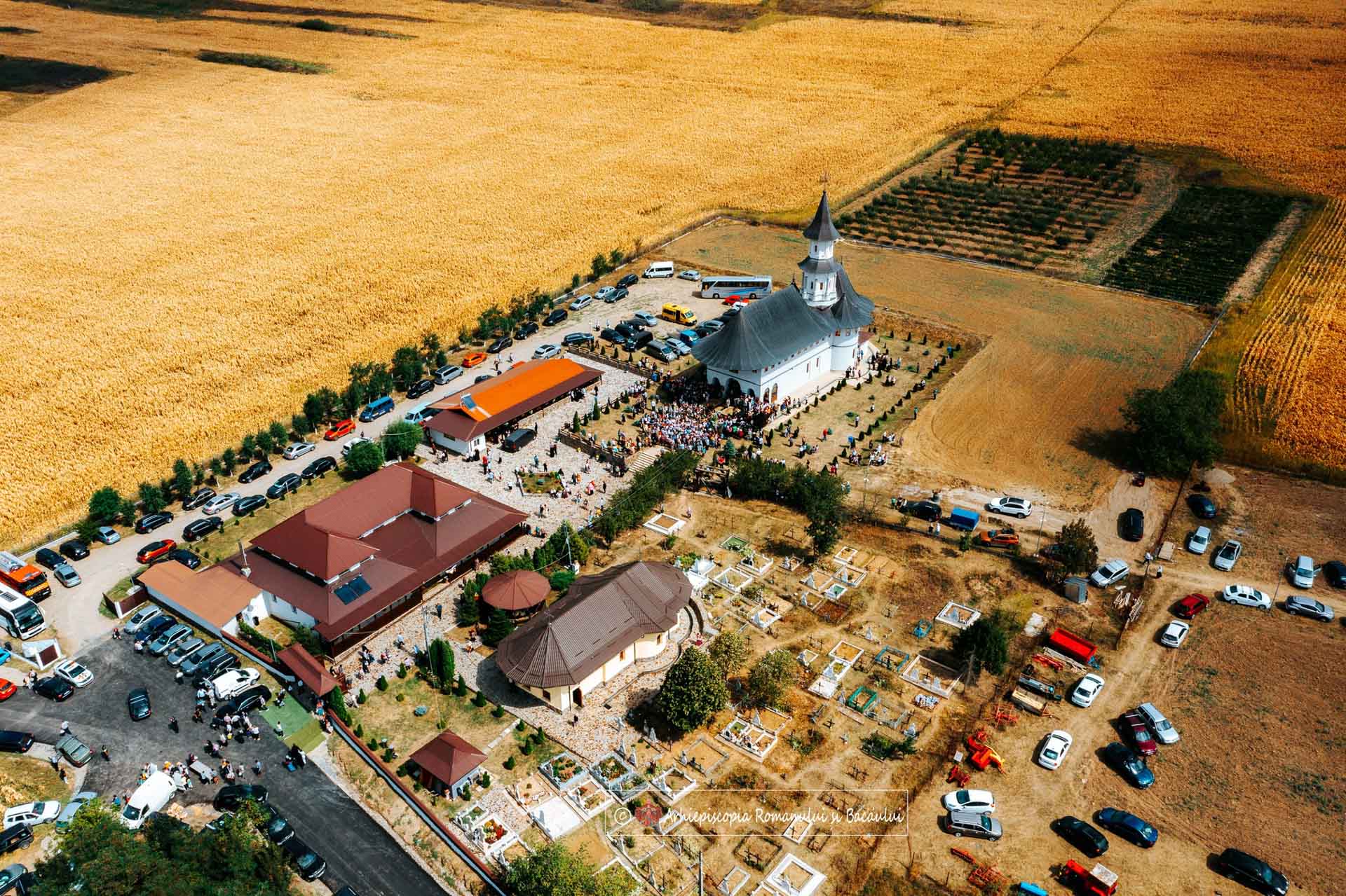 Biserica Mănăstirii Calapodești sfințită de doi ierarhi în prima duminică a noului an bisericesc