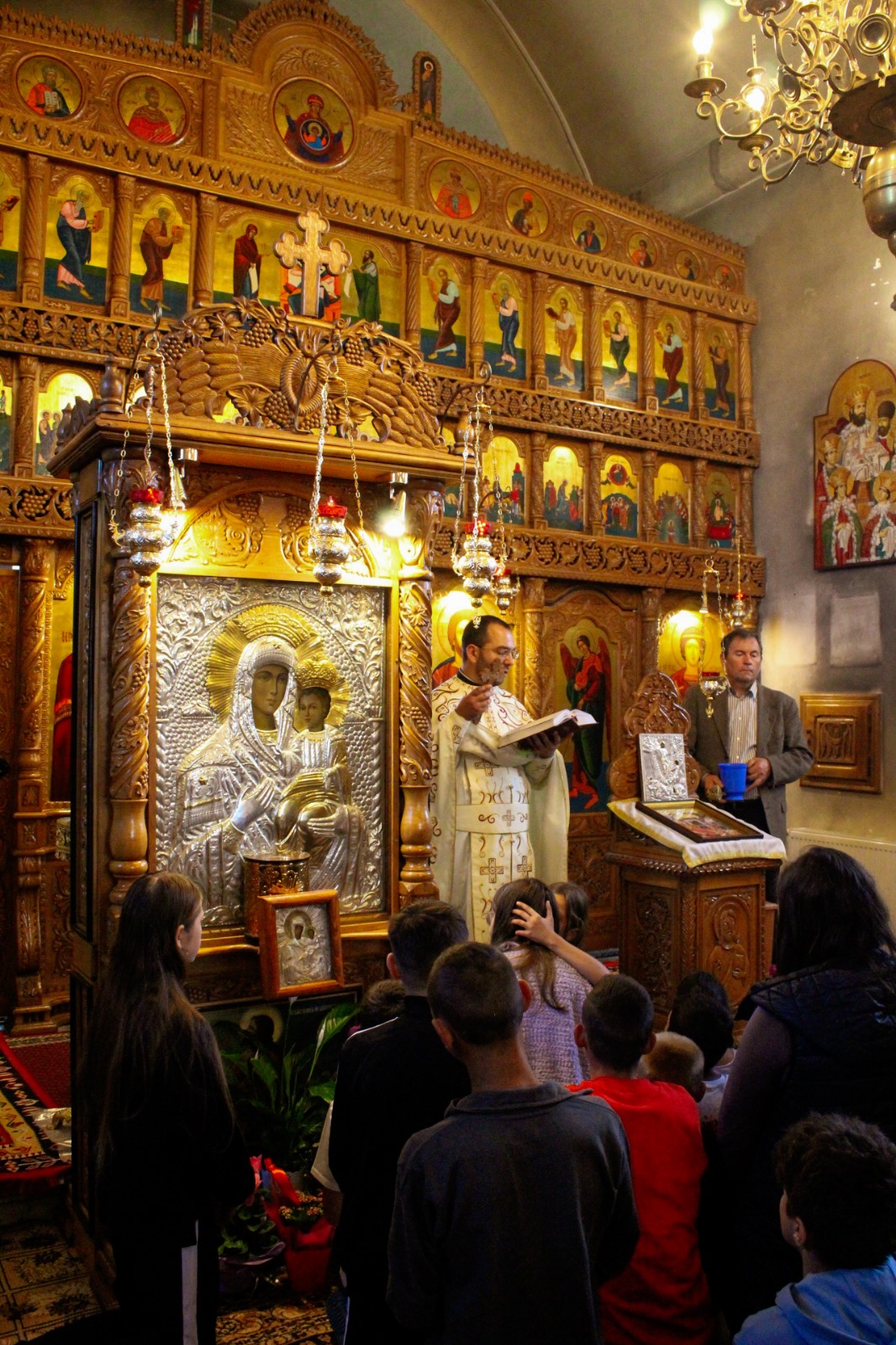 Binecuvântare la început de an școlar în Parohia Ștefan cel Mare I