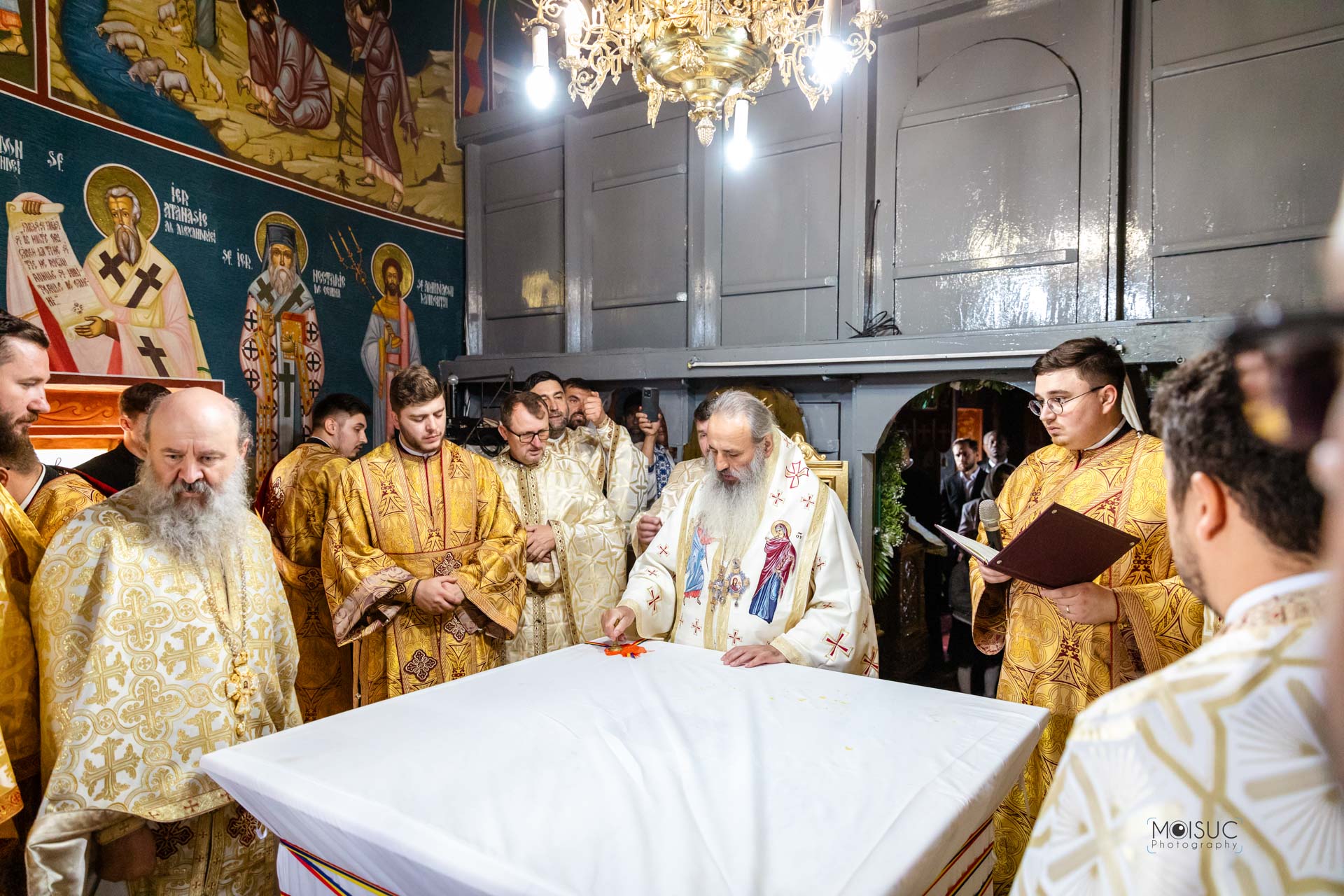 Biserica din satul Arama, care datează din 1836, a primit din veșmânt nou de har