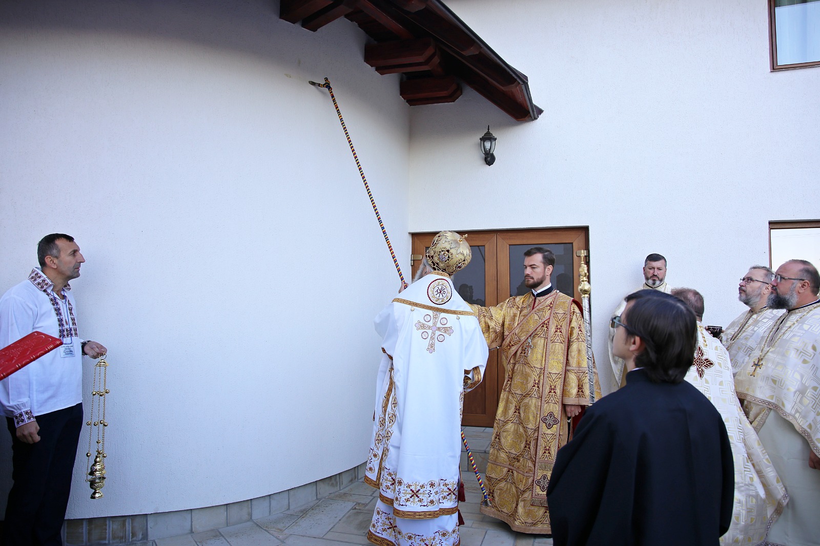 Paraclisul Parohiei Valea Seacă a fost târnosit. IPS Teofan: „Suntem rânduiți de Dumnezeu pentru a fi iconomi în ceea ce privește familia proprie și țara”