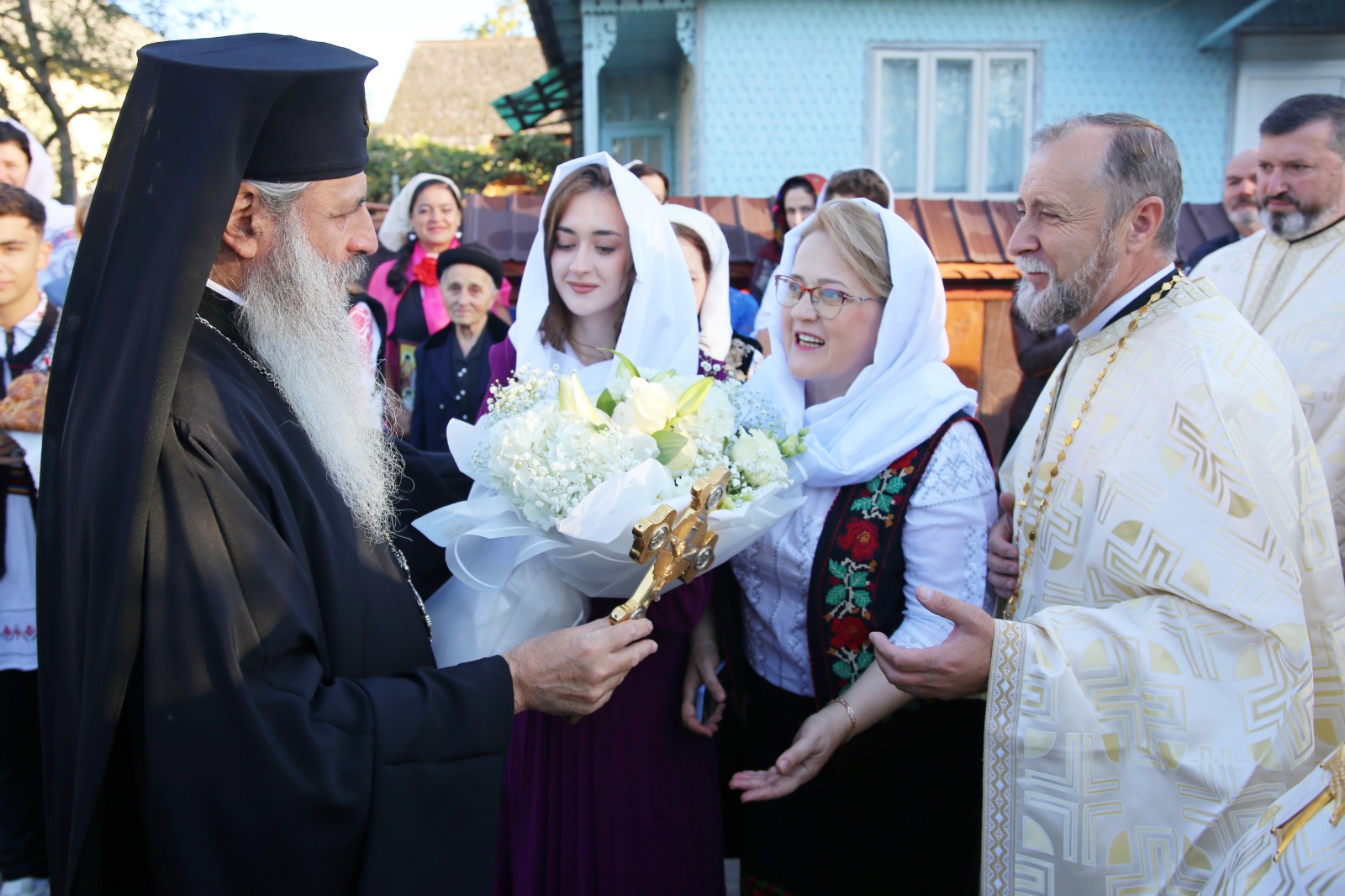 Paraclisul Parohiei Valea Seacă a fost târnosit. IPS Teofan: „Suntem rânduiți de Dumnezeu pentru a fi iconomi în ceea ce privește familia proprie și țara”