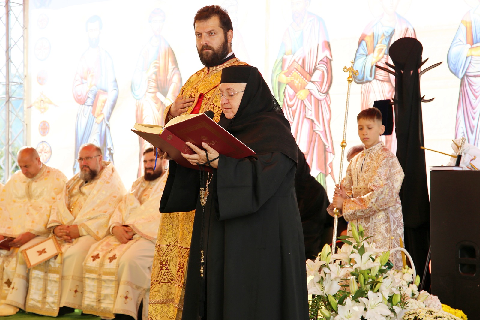 Paraclisul Parohiei Valea Seacă a fost târnosit. IPS Teofan: „Suntem rânduiți de Dumnezeu pentru a fi iconomi în ceea ce privește familia proprie și țara”