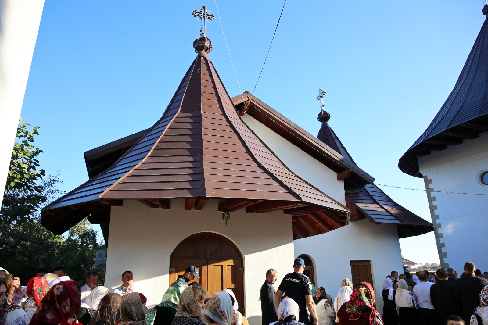 Paraclisul Parohiei Valea Seacă a fost târnosit. IPS Teofan: „Suntem rânduiți de Dumnezeu pentru a fi iconomi în ceea ce privește familia proprie și țara”