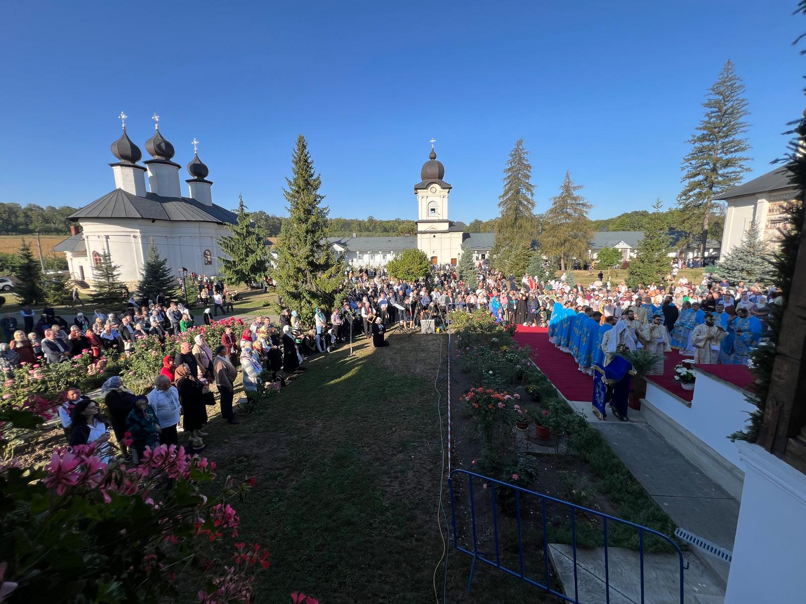 Mitropolitul Moldovei și Bucovinei la Mănăstirea Vorona: „Și în viața de mănăstire, și în viața de familie, avem nevoie de legătura noastră cu Preasfânta Născătoare de Dumnezeu”