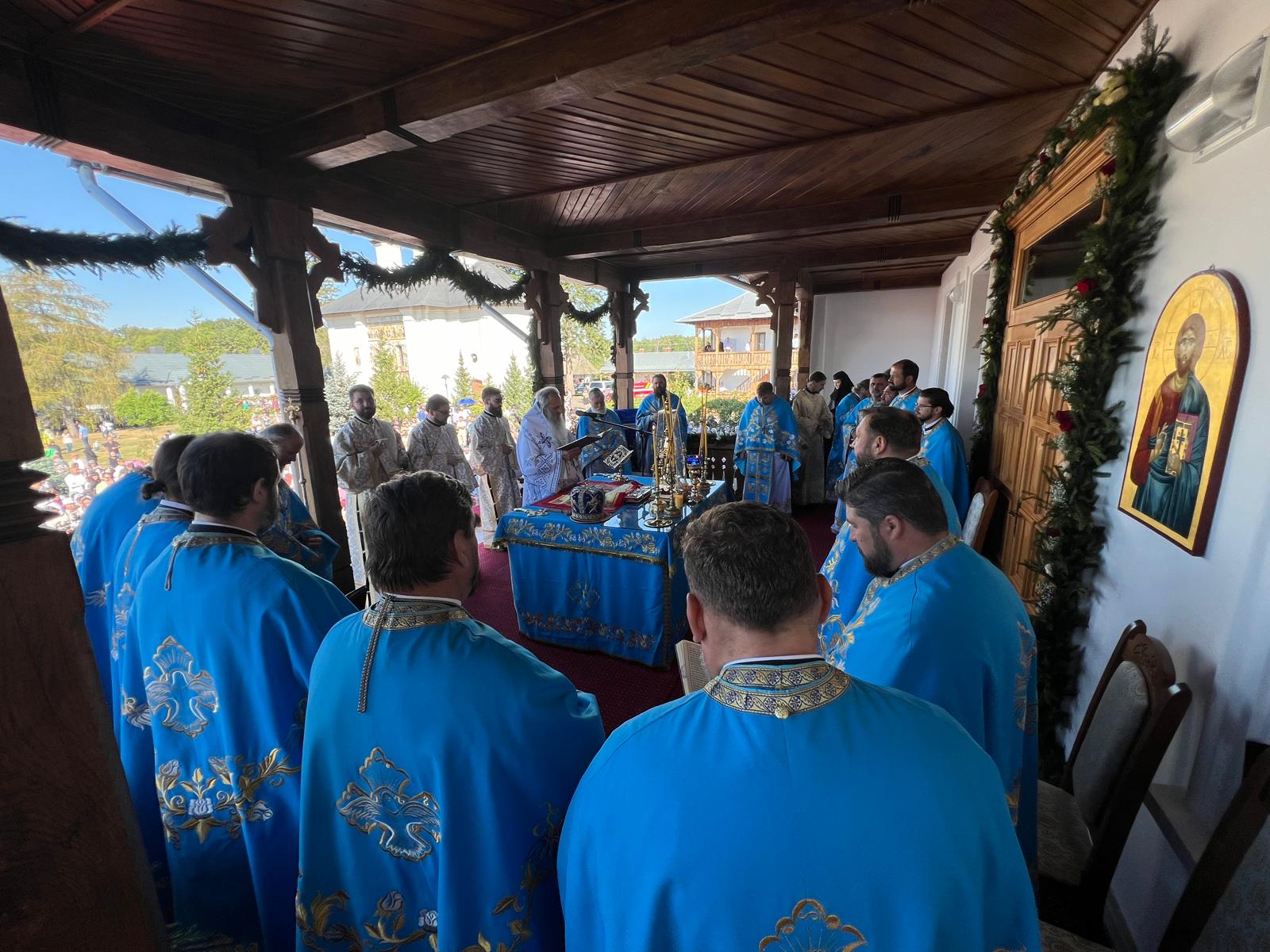 Mitropolitul Moldovei și Bucovinei la Mănăstirea Vorona: „Și în viața de mănăstire, și în viața de familie, avem nevoie de legătura noastră cu Preasfânta Născătoare de Dumnezeu”