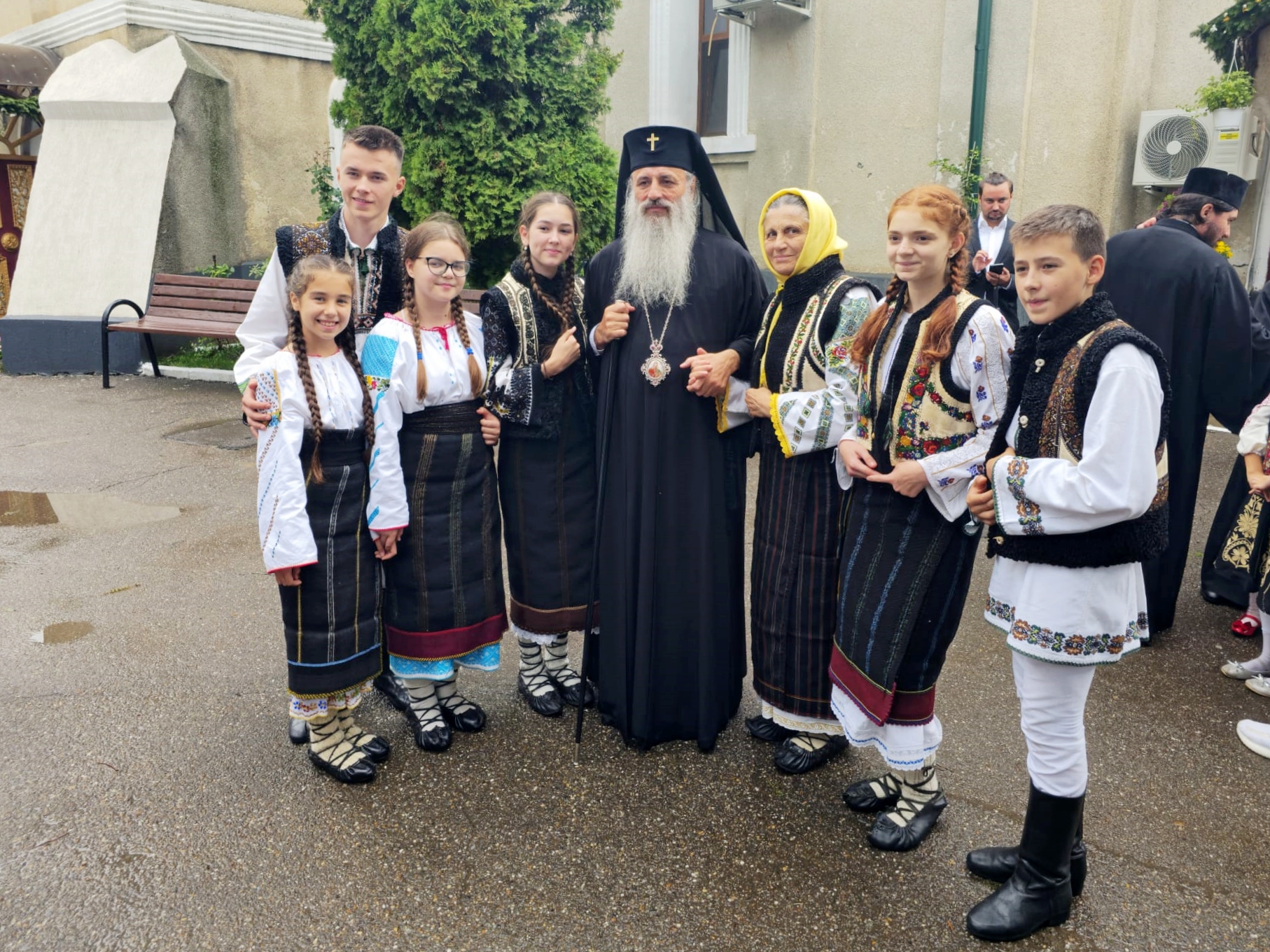 IPS Teofan la Parohia Ziua Crucii Iași
