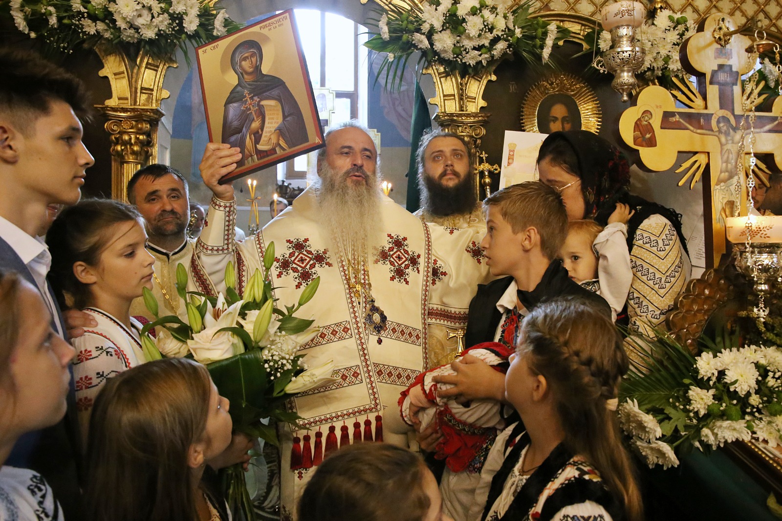 IPS Teofan la Parohia Ziua Crucii Iași