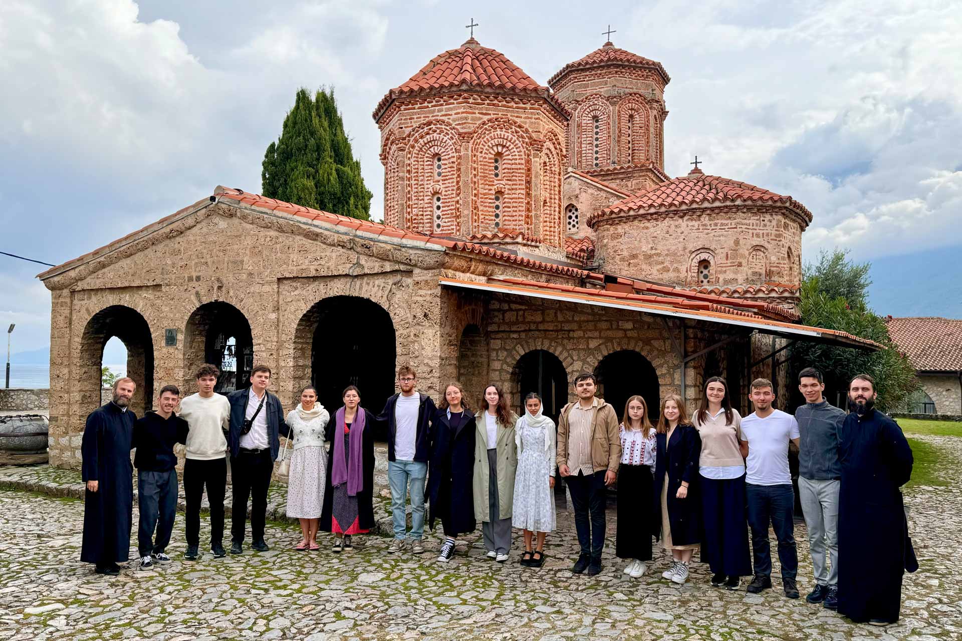 Tineri în pelerinaj