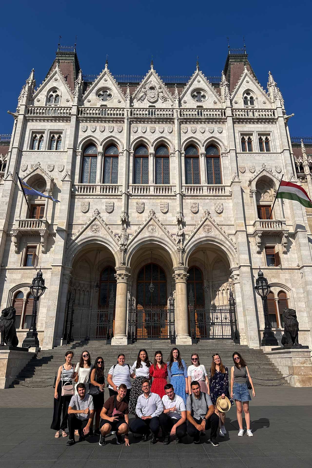 Câțiva voluntari ai Caravanei ASCOR au vizitat capitala Ungariei Câțiva voluntari ai Caravanei ASCOR au vizitat capitala Ungariei