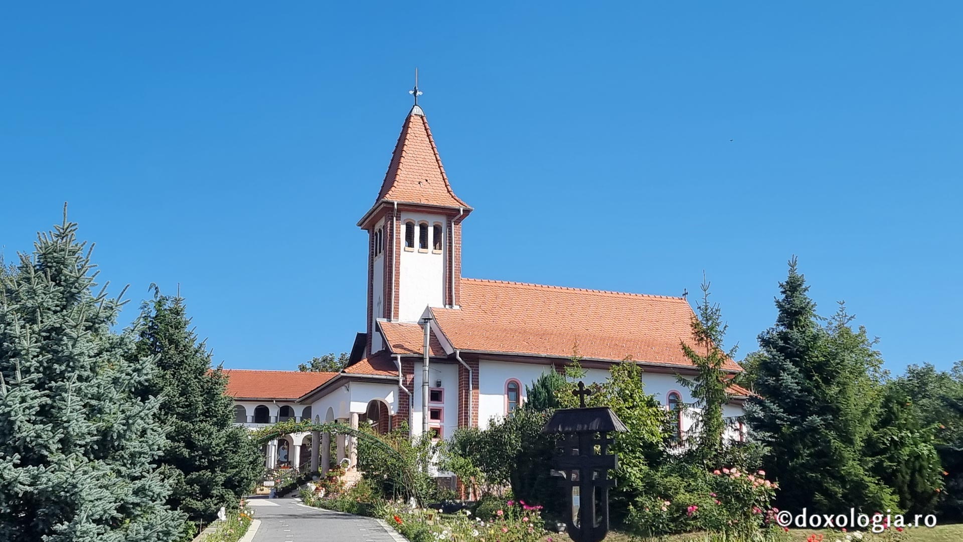 Mănăstirea „Înălțarea Sfintei Cruci” Sădinca