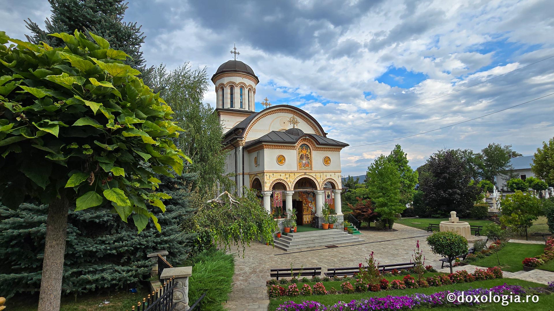 Mănăstirea Troianu – locaș de rugăciune închinat Sfântului Ierarh Antim Ivireanul / Foto: Bogdan Zamfirescu Mănăstirea Sfântul Antim - Troianu – Râmnicu Vâlcea