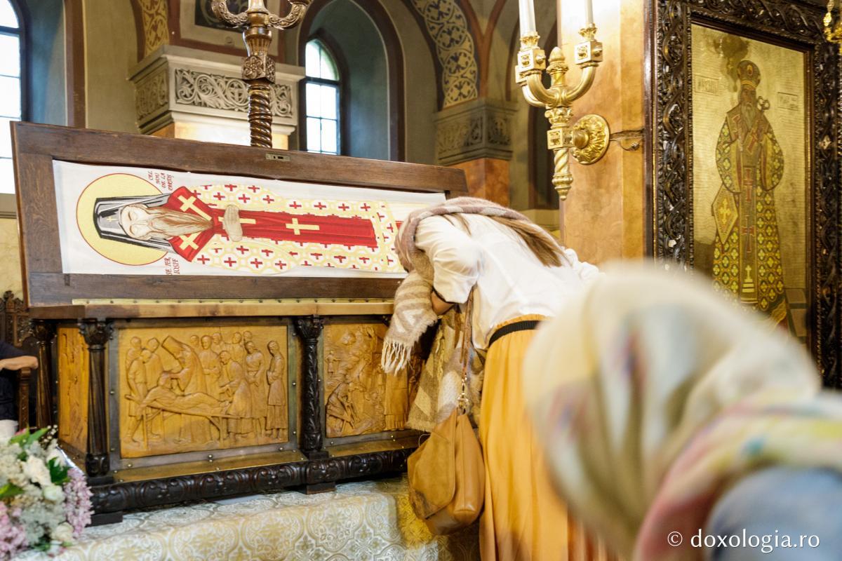 Sfântul Iosif cel Nou de la Partoş – „liman al celor necăjiţi şi scăpare celor care aleargă spre el” / Foto: Oana Nechifor Racla cu moaștele Sfântului Iosif cel Nou de la Partoș de la catedrala din Timișoara