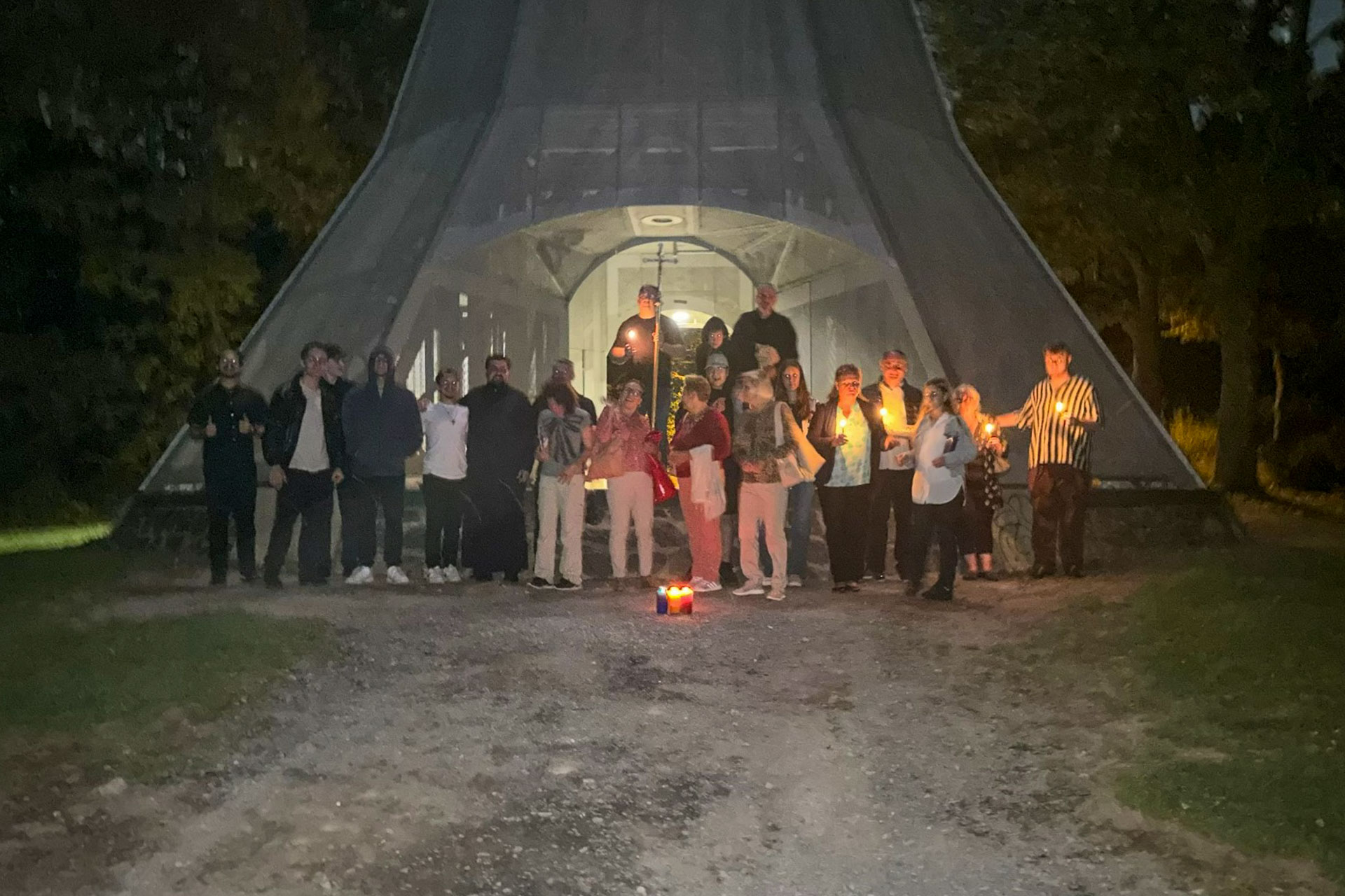 Praznicul Înălțării Sfintei Cruci la Catedrala Episcopală „Sfântul Mare Mucenic Gheorghe și Sfinții Mucenici Epictet și Astion” din Saint-Hubert, QC