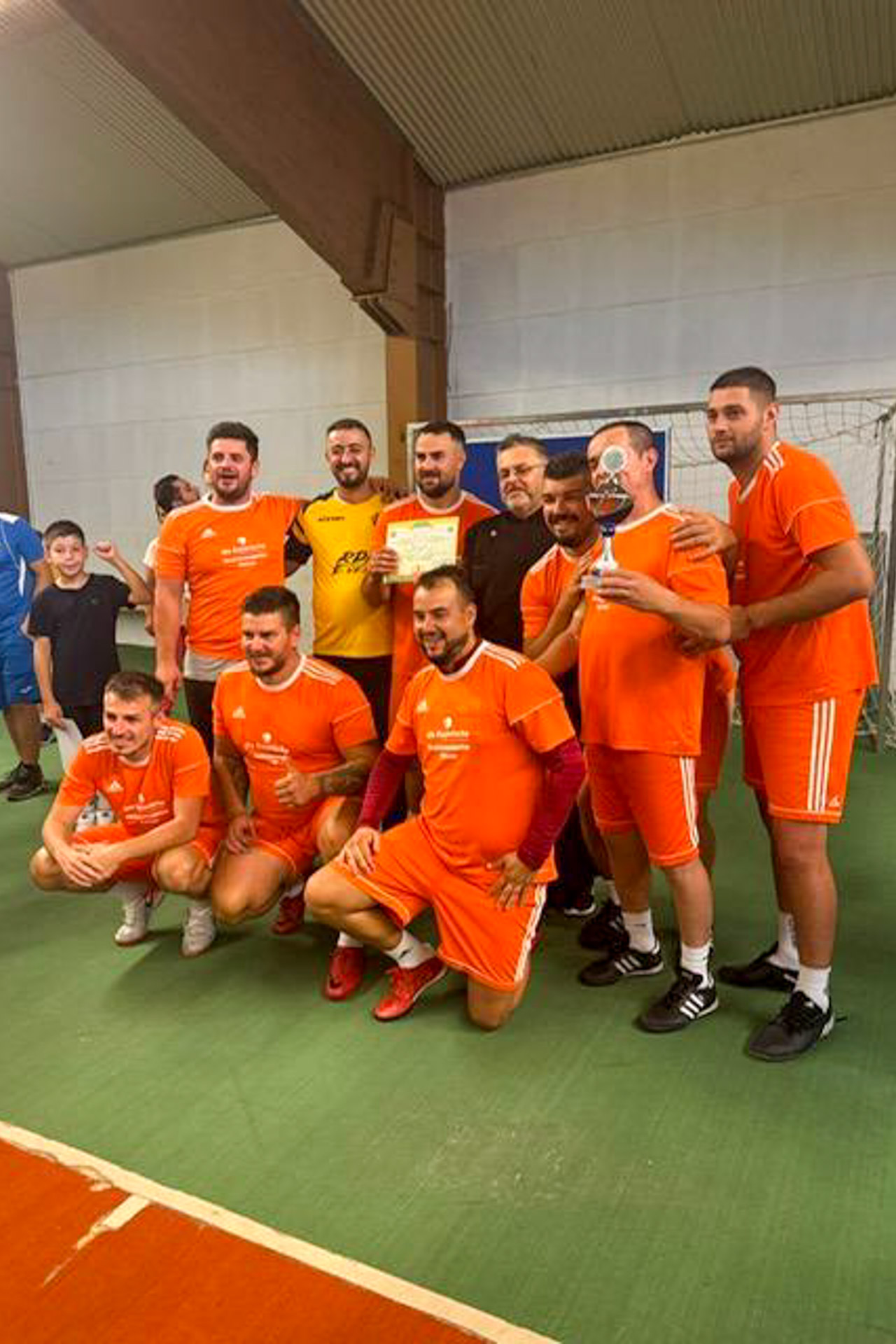 Primul turneu de fotbal din Protopopiatul Bavariei de Sud, urmat de o colectă pentru sinistrați