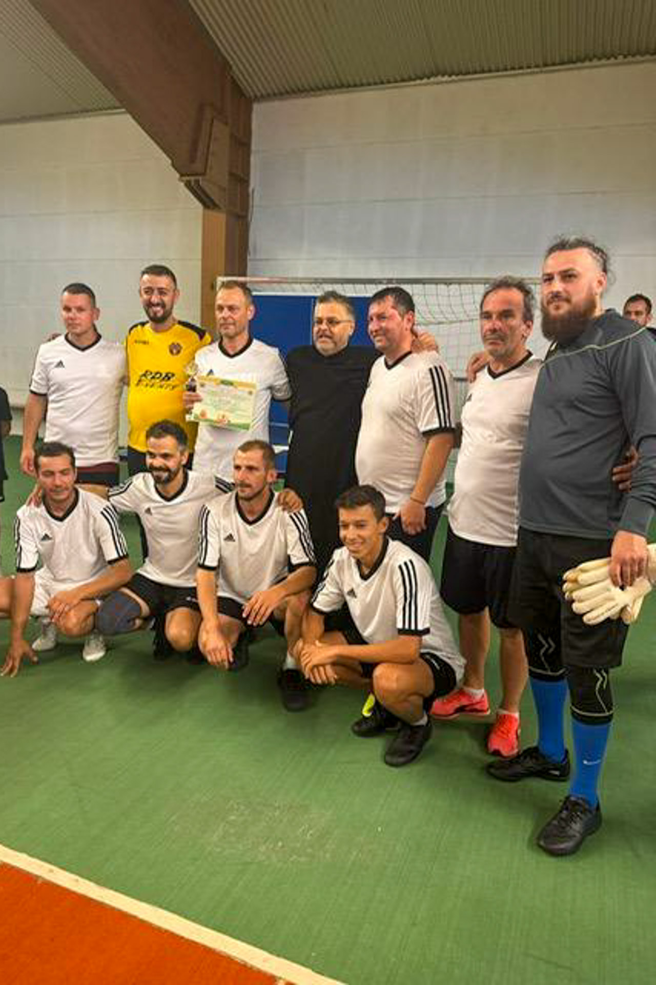 Primul turneu de fotbal din Protopopiatul Bavariei de Sud, urmat de o colectă pentru sinistrați