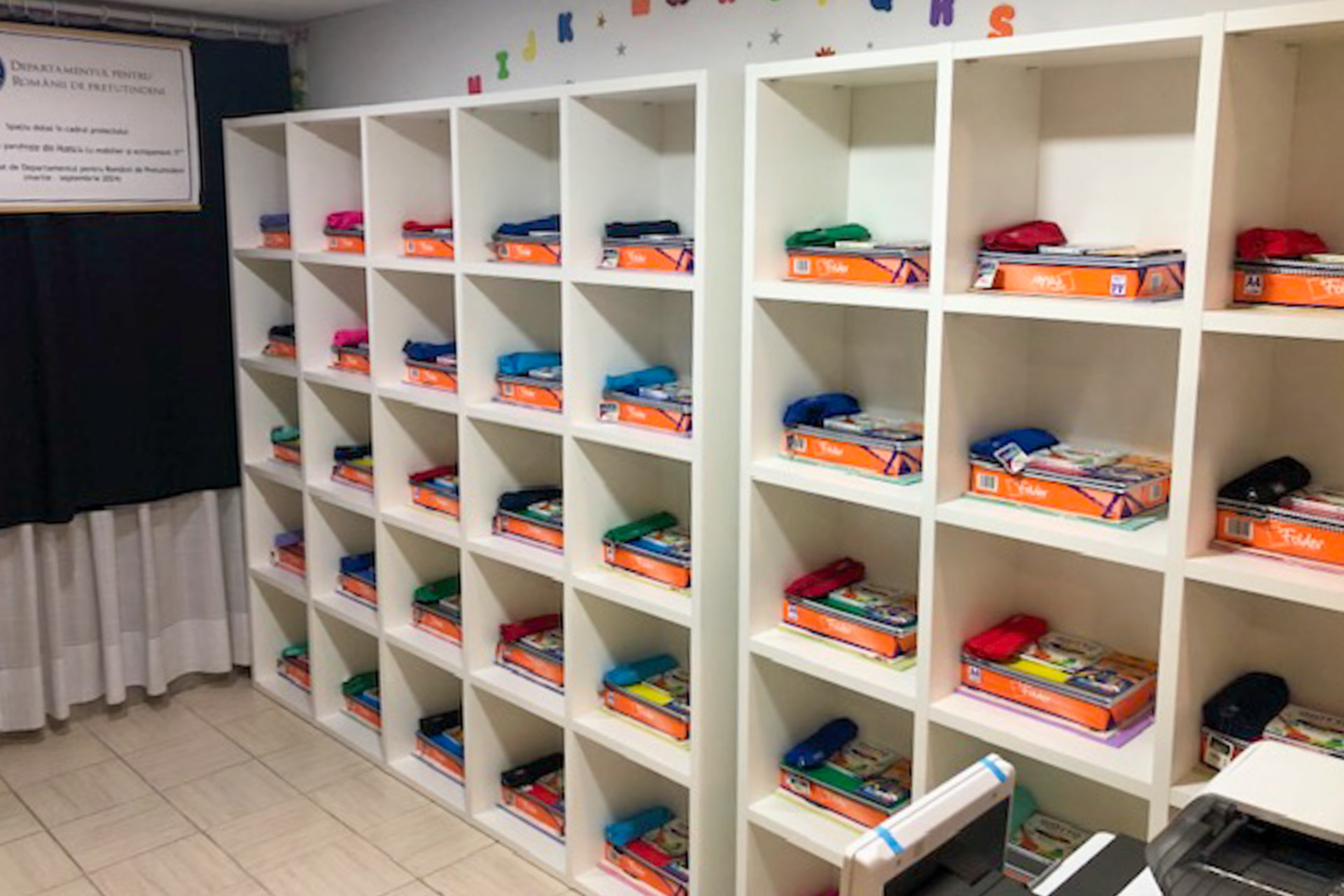 Proiectul „Dotarea școlii parohiale din Huesca cu mobilier și echipament IT” Proiectul „Dotarea școlii parohiale din Huesca cu mobilier și echipament IT”