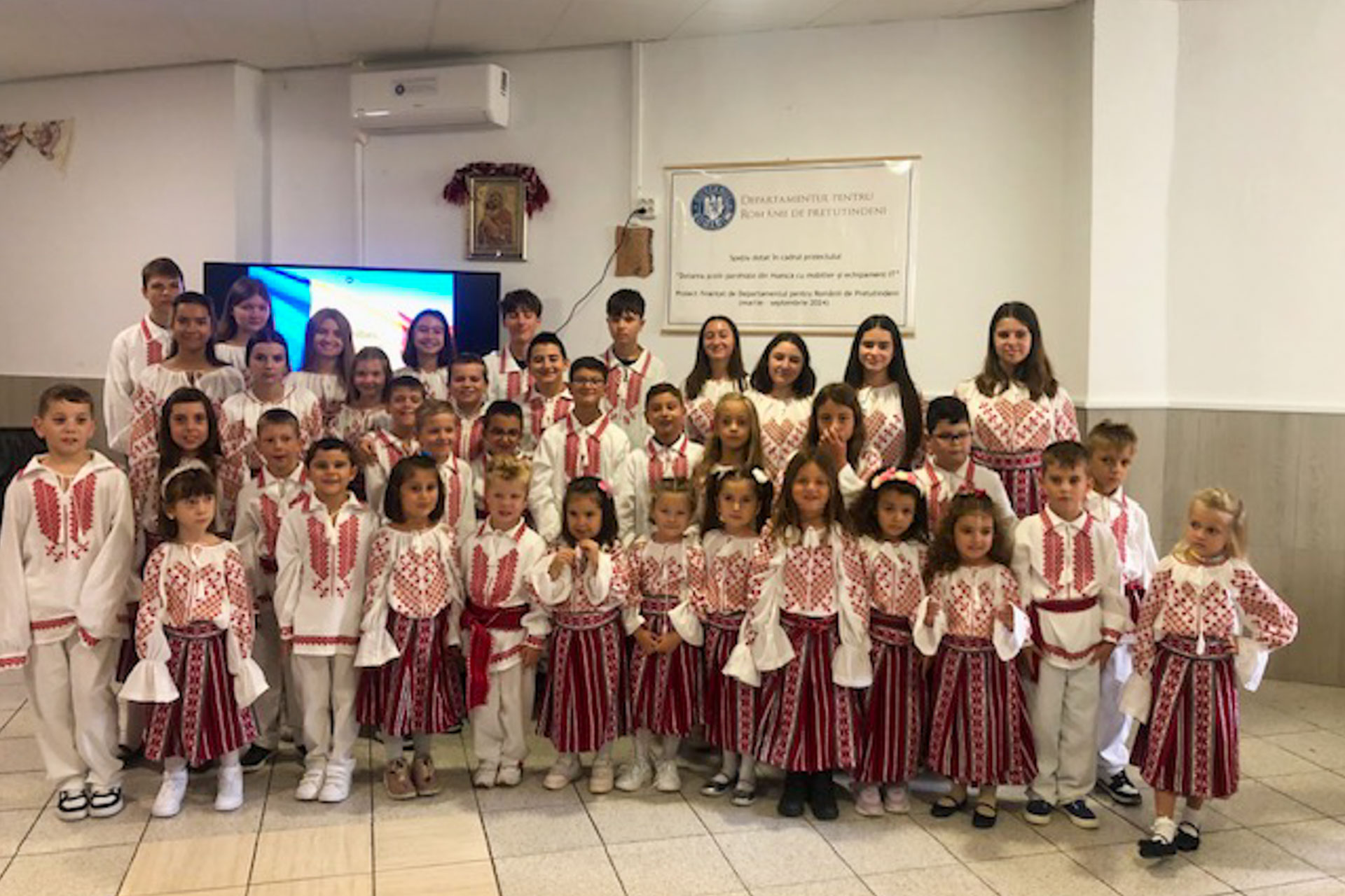 Proiectul „Dotarea școlii parohiale din Huesca cu mobilier și echipament IT” Proiectul „Dotarea școlii parohiale din Huesca cu mobilier și echipament IT”