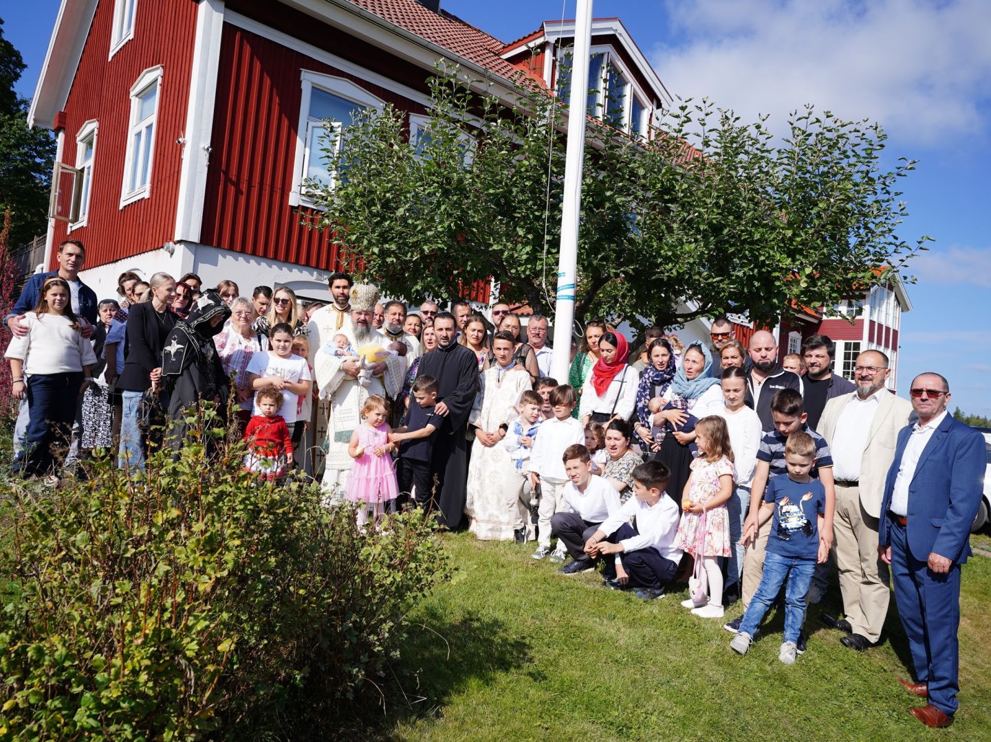 PS Macarie a botezat mai mulți copii și adulți în Suedia și Norvegia