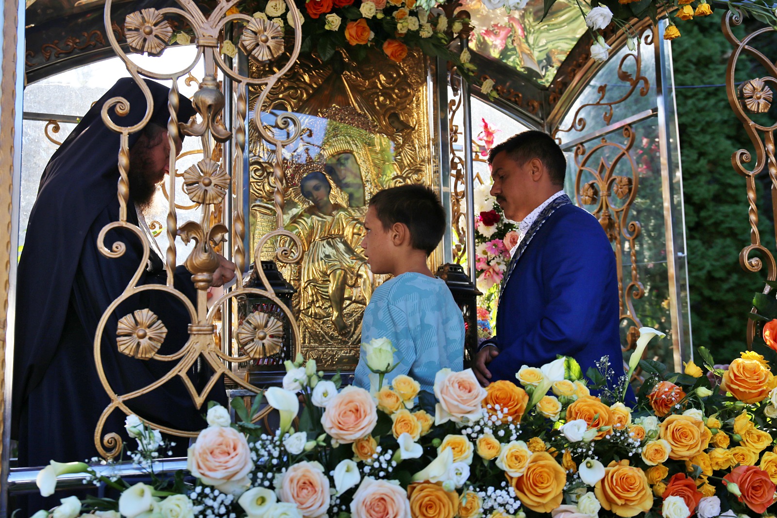 Credincioși la Hramul Mănăstirii Hadâmbu