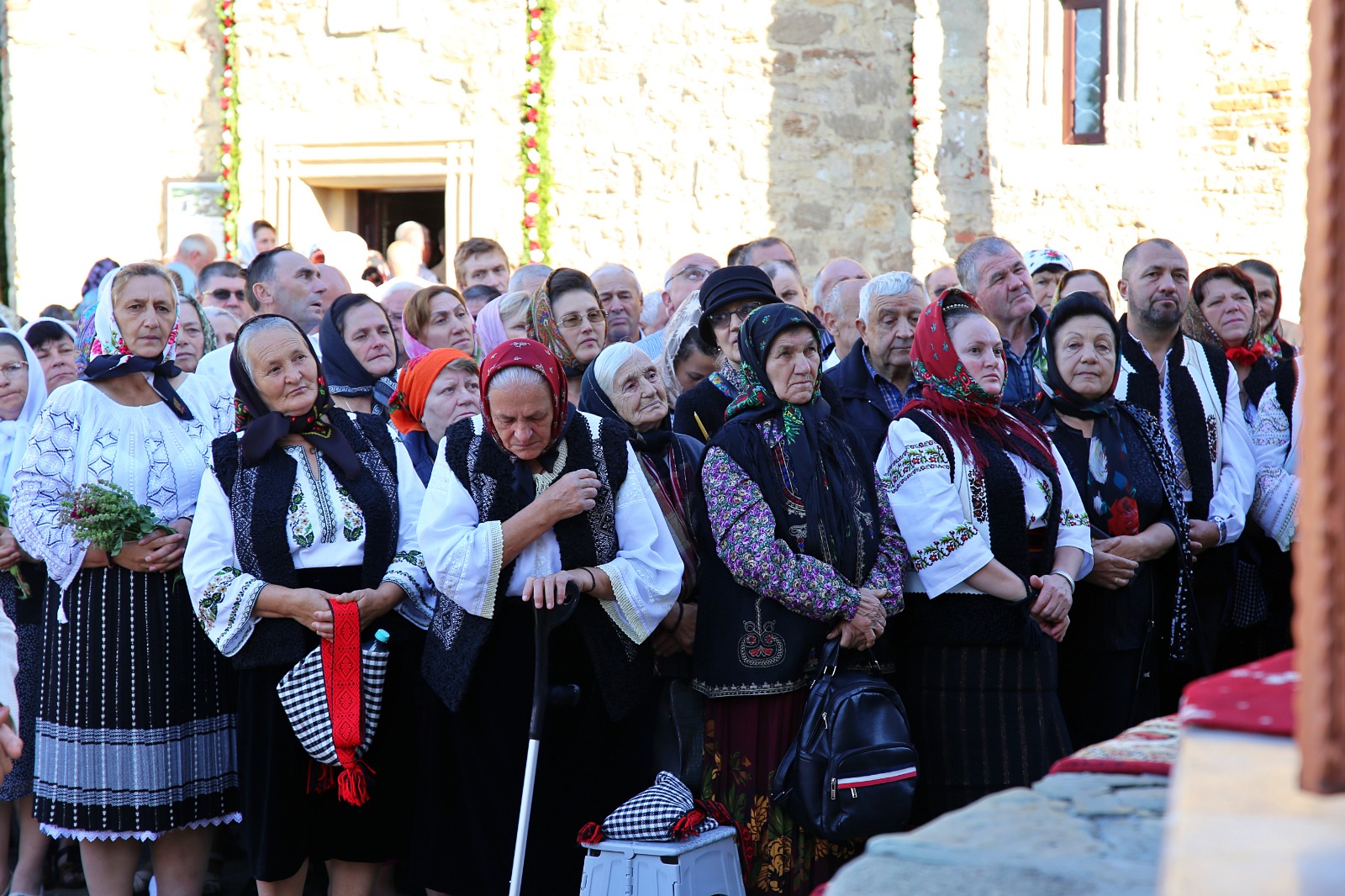 Credincioși la Hramul Mănăstirii Hadâmbu