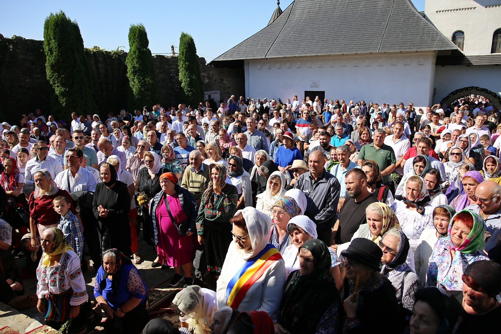 Credincioși la Hramul Mănăstirii Hadâmbu