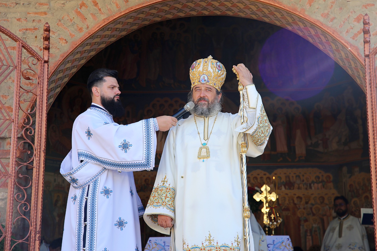 PS Nichifor la Hramul Mănăstirii Hadâmbu