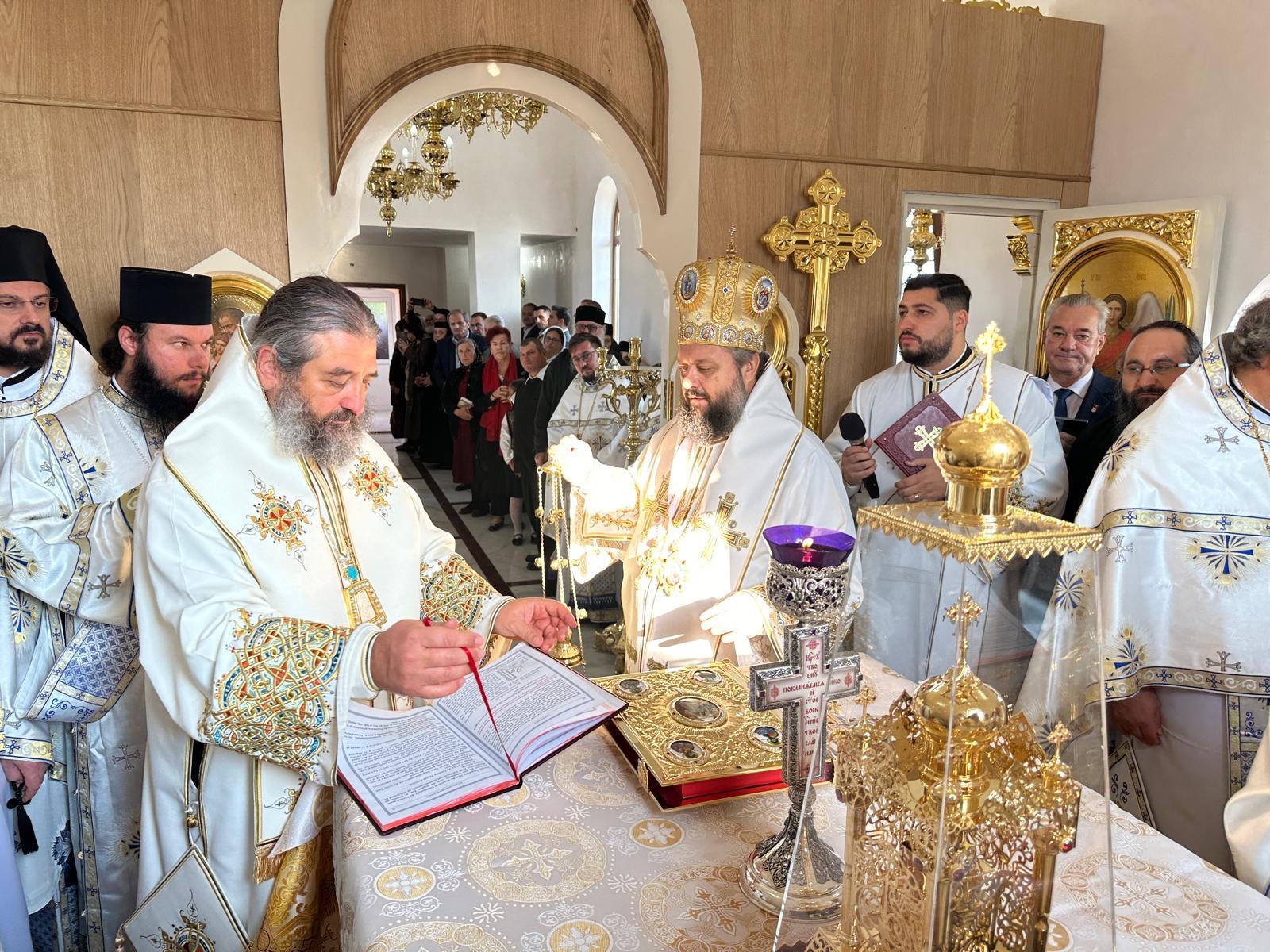 Biserica „Izvorul Tămăduirii” din Hlipiceni-Botoșani a primit veșmânt de har. Lăcașul, renovat cu sprijinul arhim. Ciprian Grădinaru