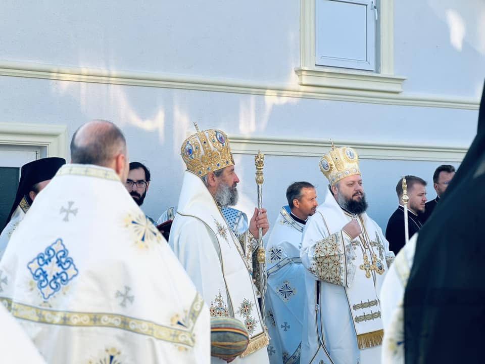 Biserica „Izvorul Tămăduirii” din Hlipiceni-Botoșani a primit veșmânt de har. Lăcașul, renovat cu sprijinul arhim. Ciprian Grădinaru