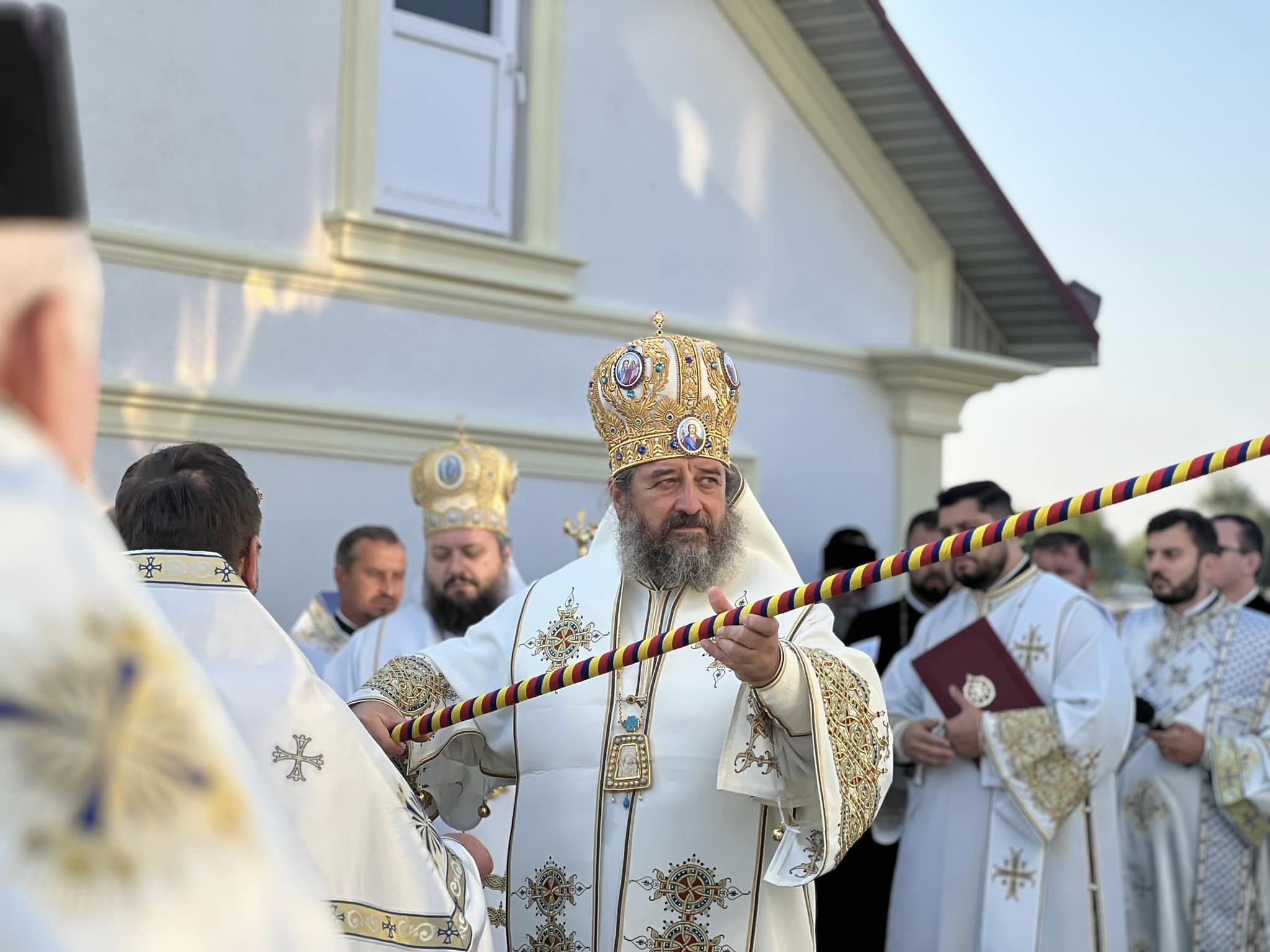 Biserica „Izvorul Tămăduirii” din Hlipiceni-Botoșani a primit veșmânt de har. Lăcașul, renovat cu sprijinul arhim. Ciprian Grădinaru
