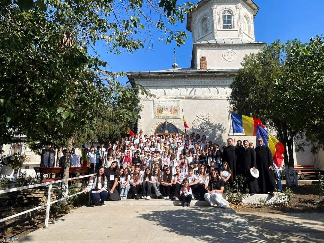 „Tabăra bucuriei de sub cerul belceștean”