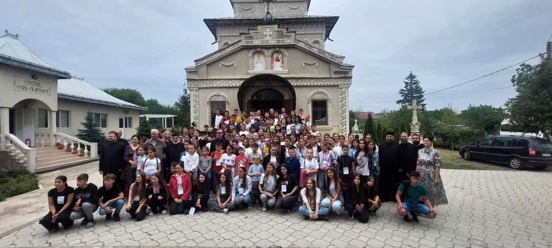 „Tabăra bucuriei de sub cerul belceștean”