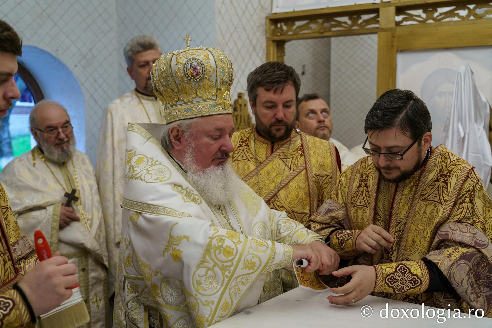 Doi ierarhi au sfințit biserica Parohiei „Sfântul Ierarh Nicolae” din Ciulinești - Probota