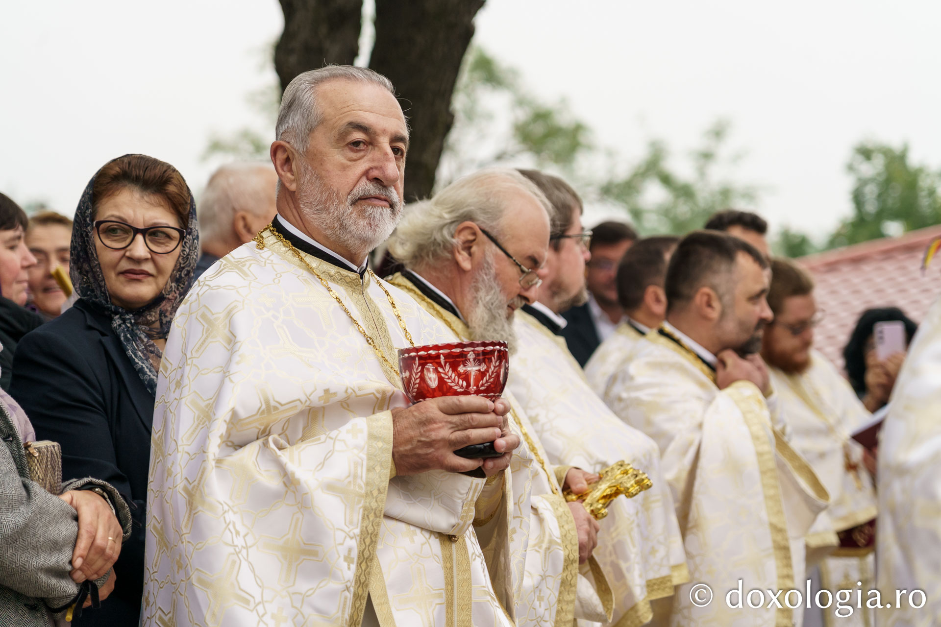 Doi ierarhi au sfințit biserica Parohiei „Sfântul Ierarh Nicolae” din Ciulinești - Probota