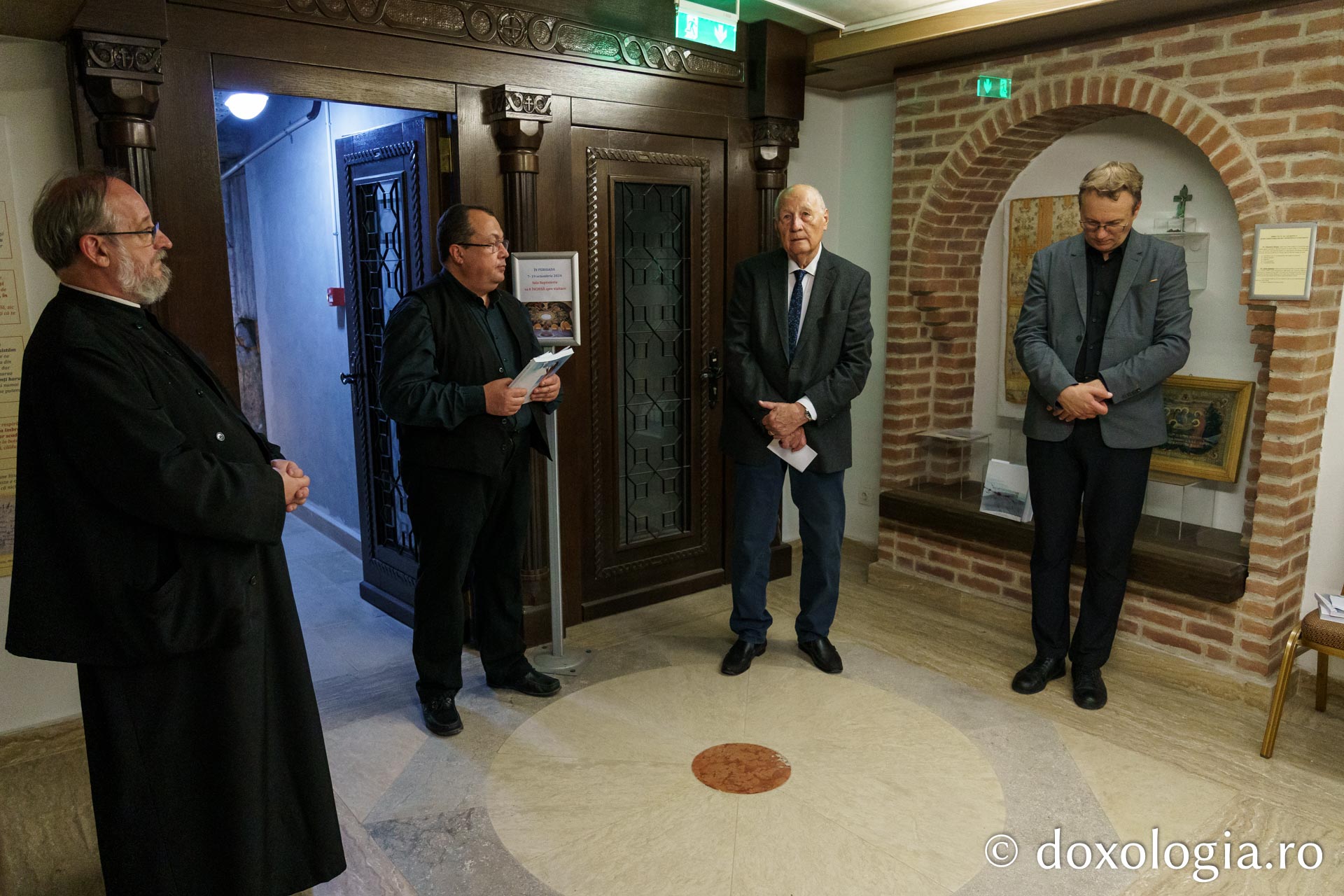 Expoziția „Rugați-vă cu glas tare – cu pensula în mână în urma psalmilor lui David”, vernisată la Muzeul Mitropolitan