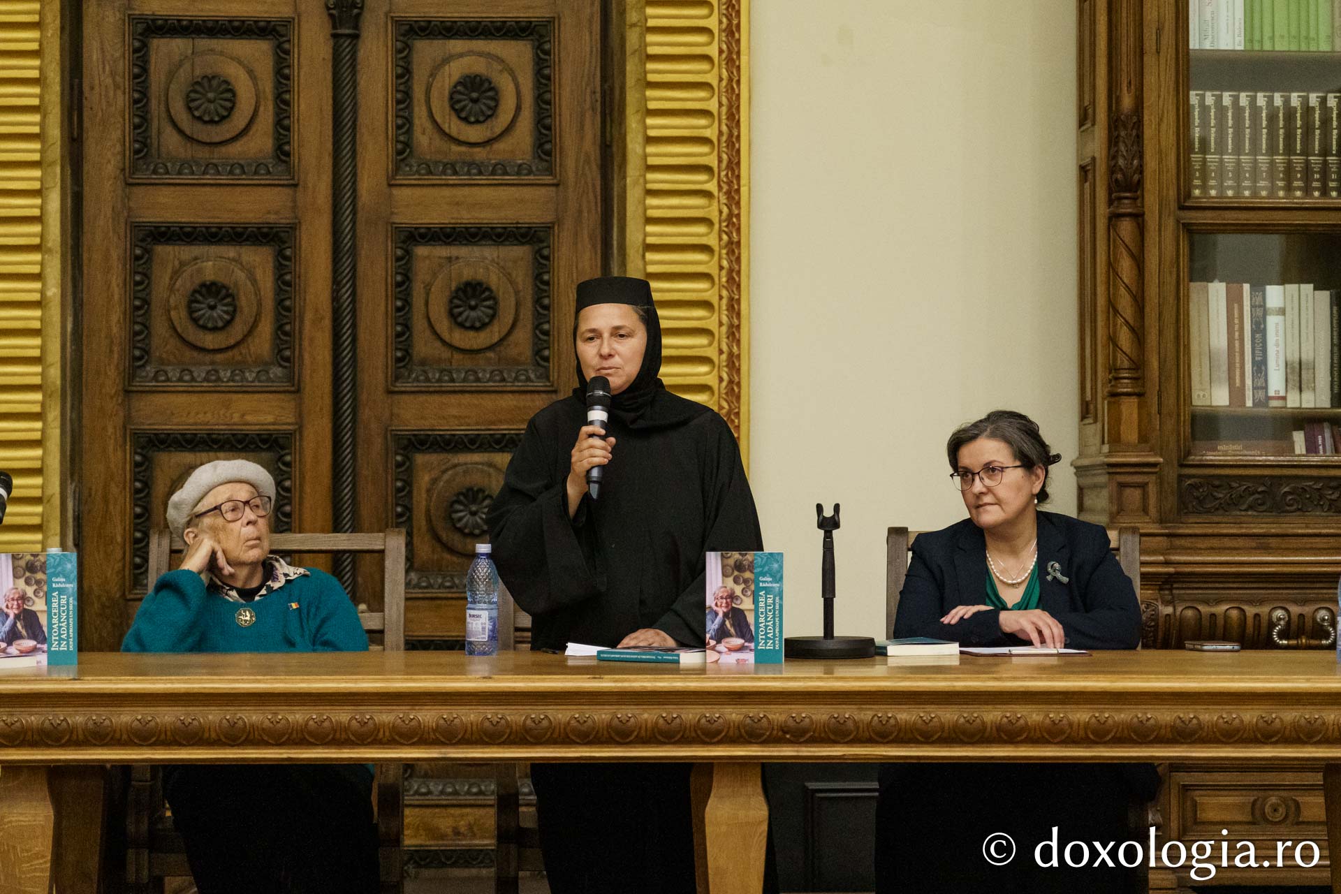 Cartea „Întoarcerea în adâncuri după aproape un secol” a fost lansată la Iași